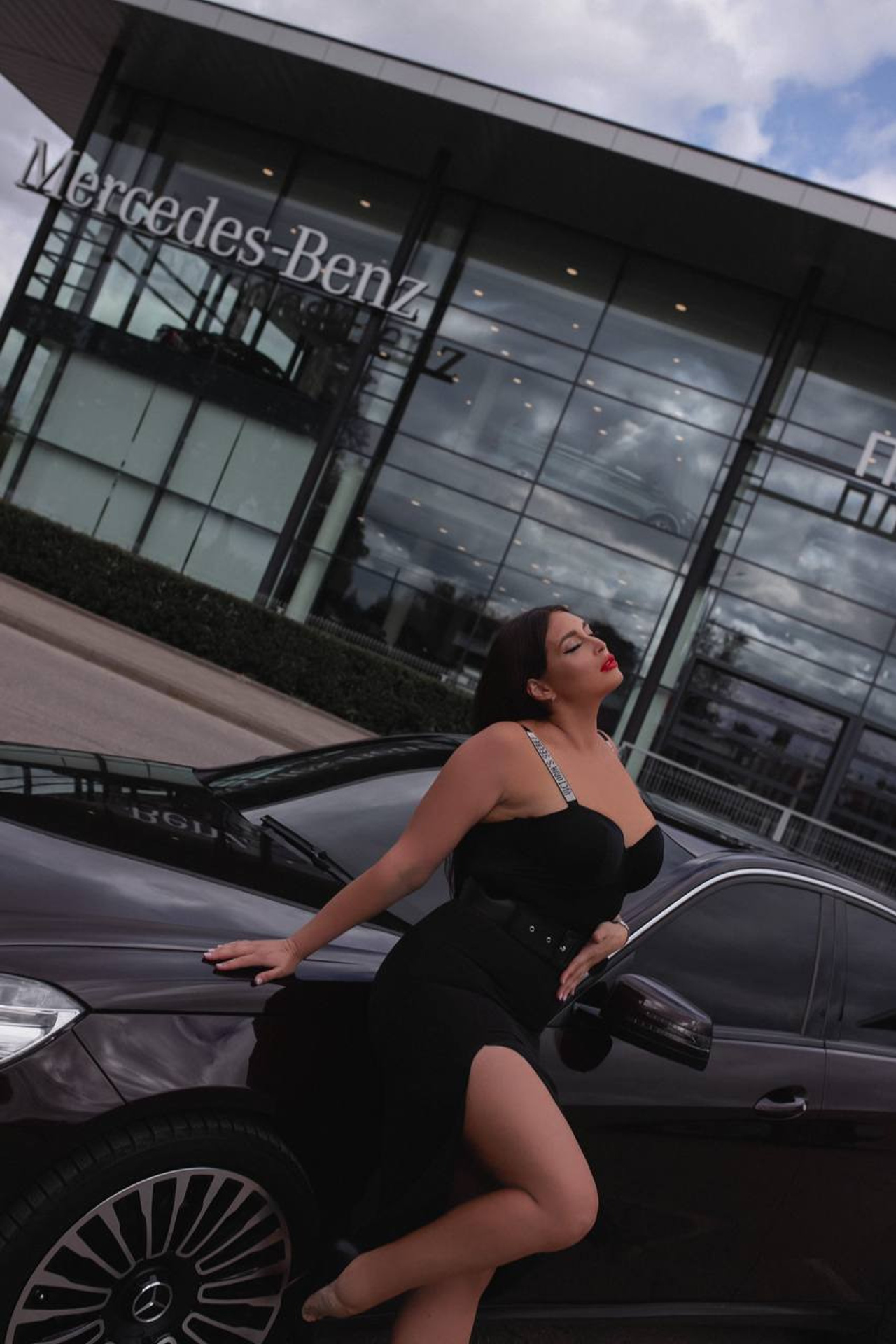 Модель plus size для предметной съемки Виктория БН.Новгород| Sale Easy