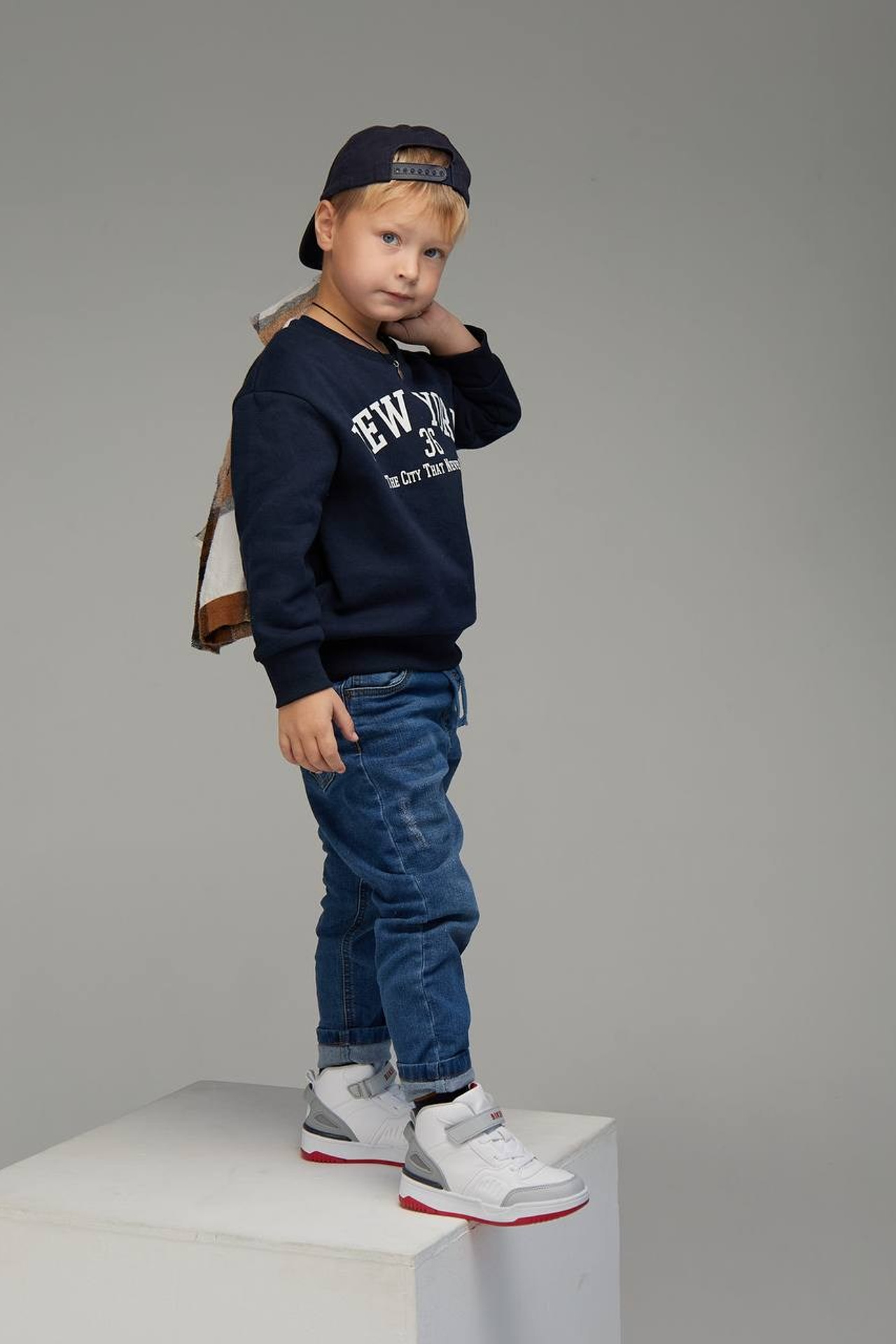 Модель мальчик для предметной съемки Иван Ж Н.Н. | Sale Easy