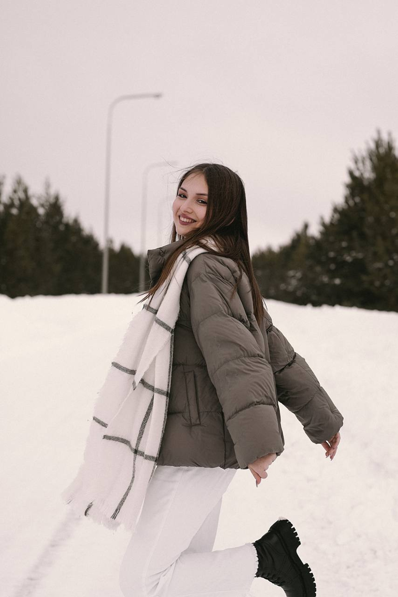 Модель для предметной съемки Салима Москва| Sale Easy