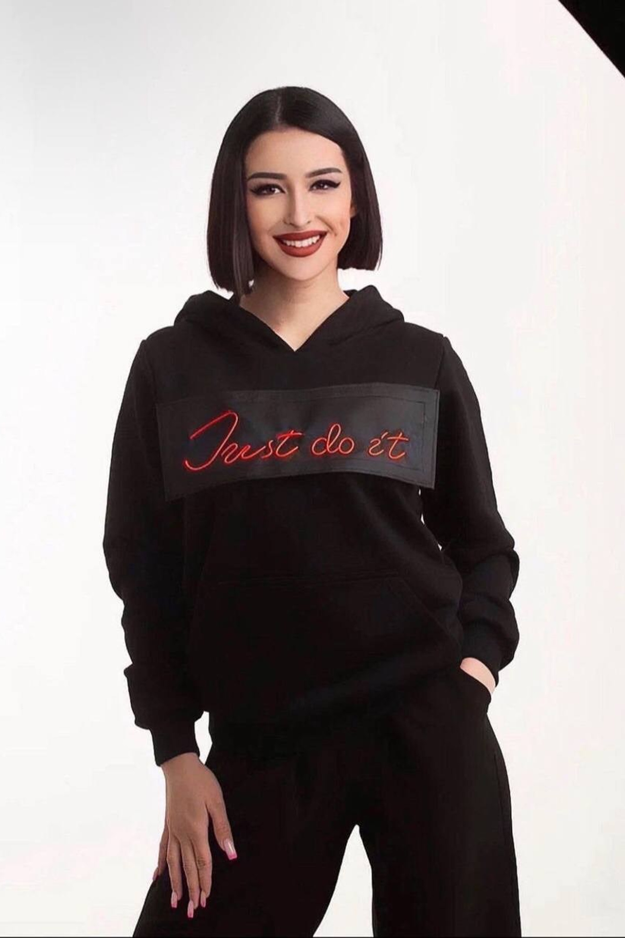 Модель для предметной съемки Айдана Казань| Sale Easy