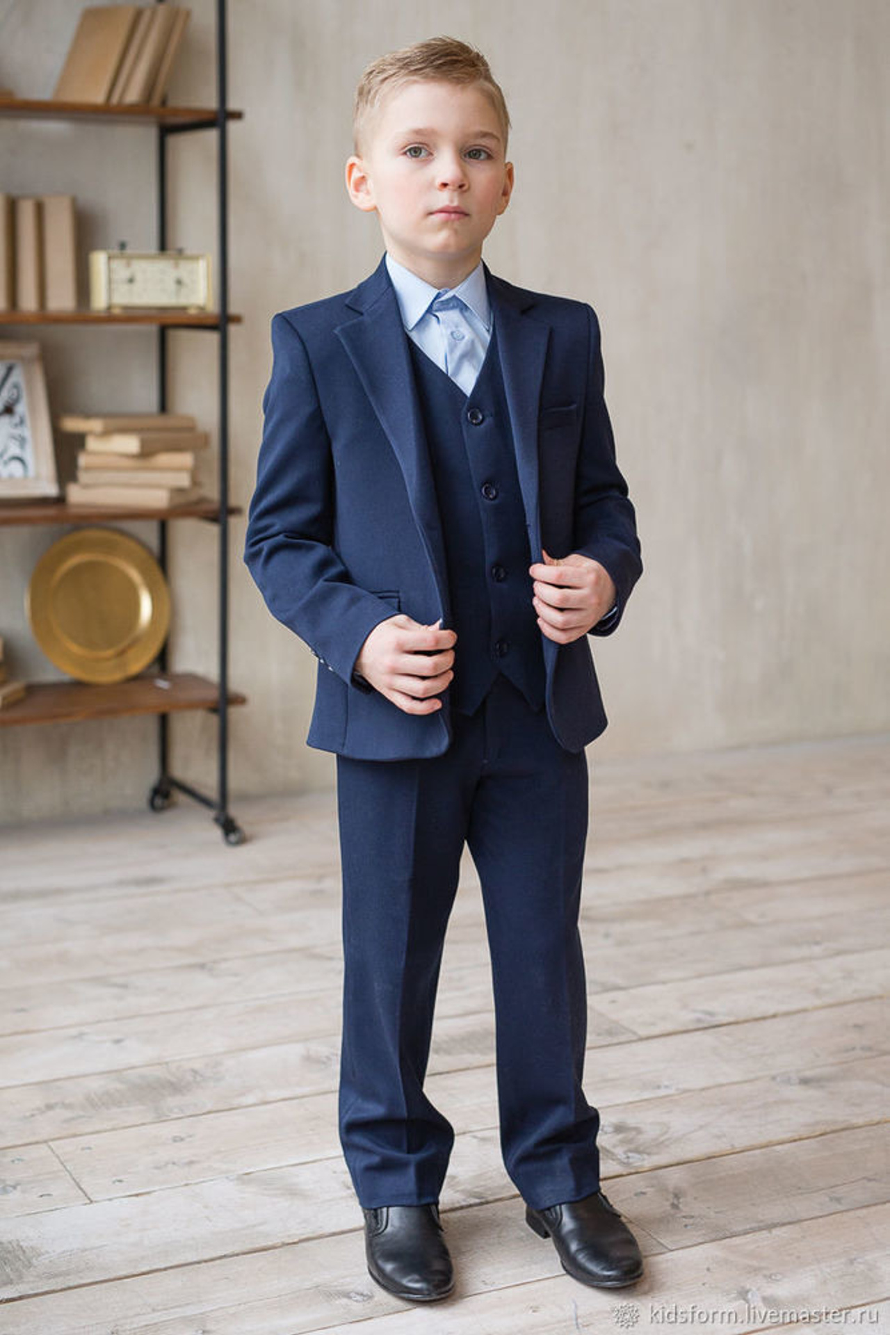 Стильная фотосъемка для демонстрации школьной формы с модными элементами