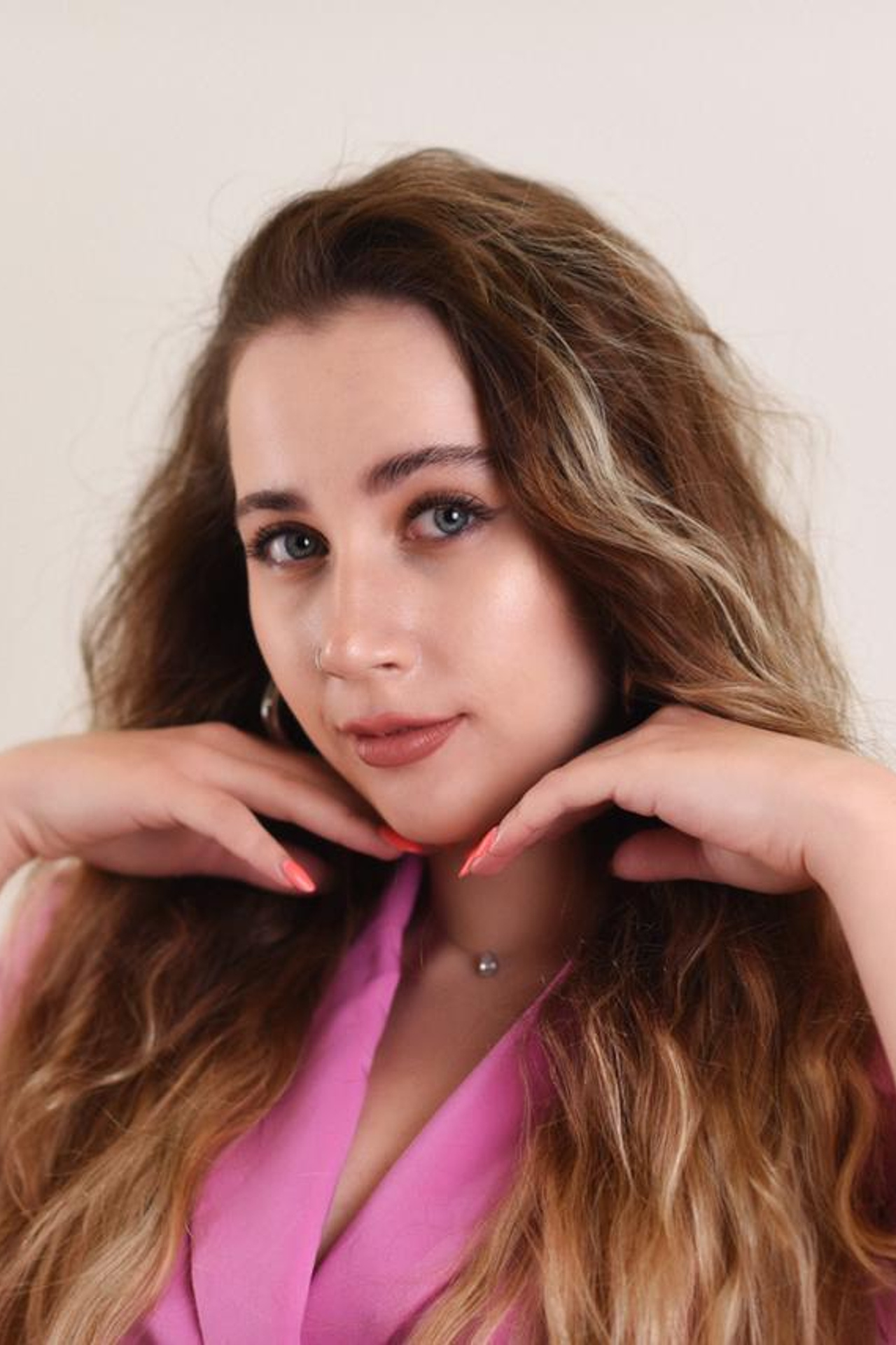 Модель для предметной съемки Алёна В.Москва| Sale Easy