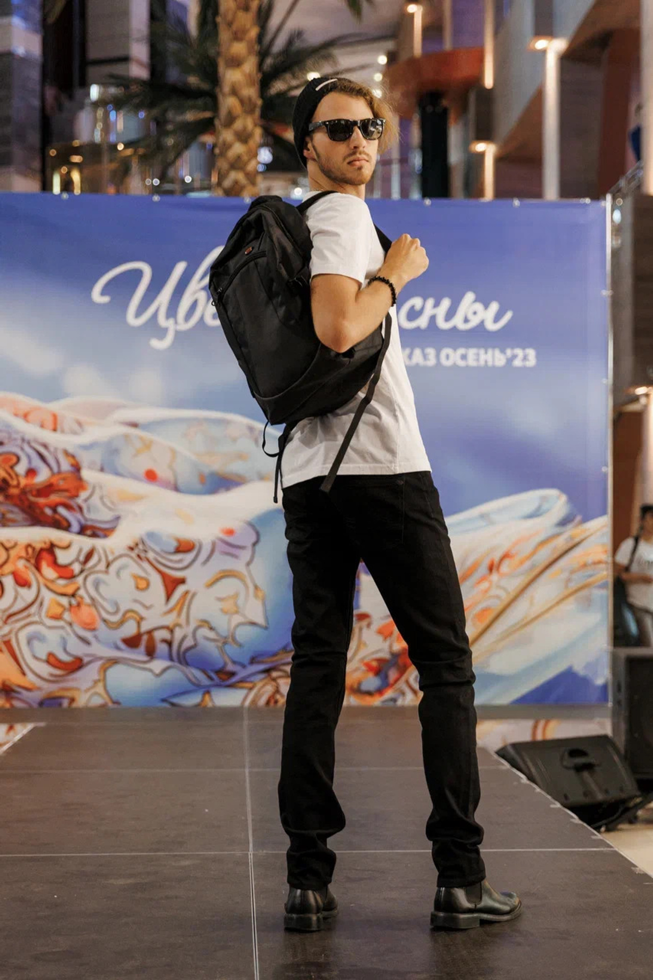 Модель для предметной съемки Иван Е С-Петербург | Sale Easy