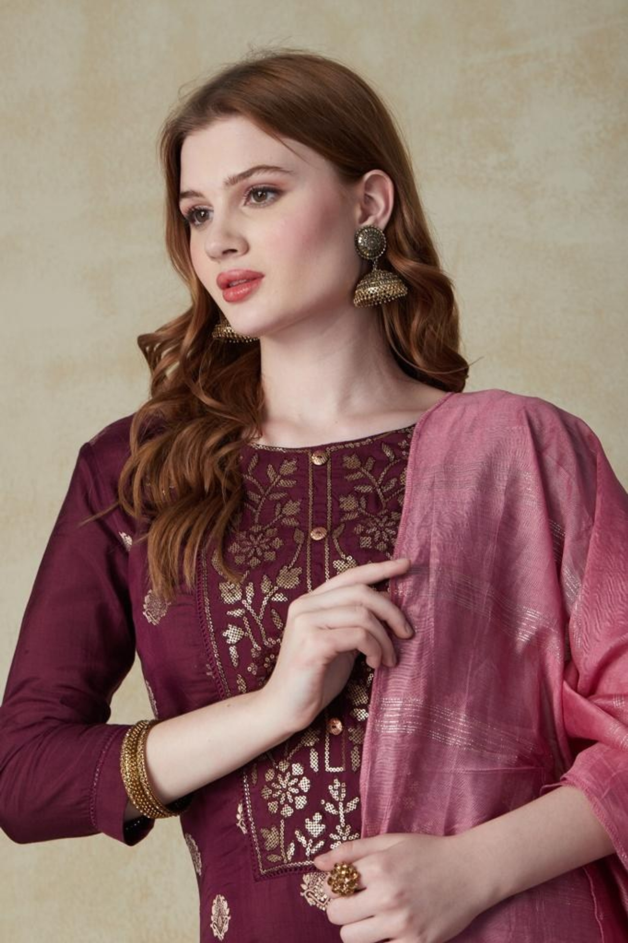 Модель для предметной съемки София 1 Н.Новгород | Sale Easy