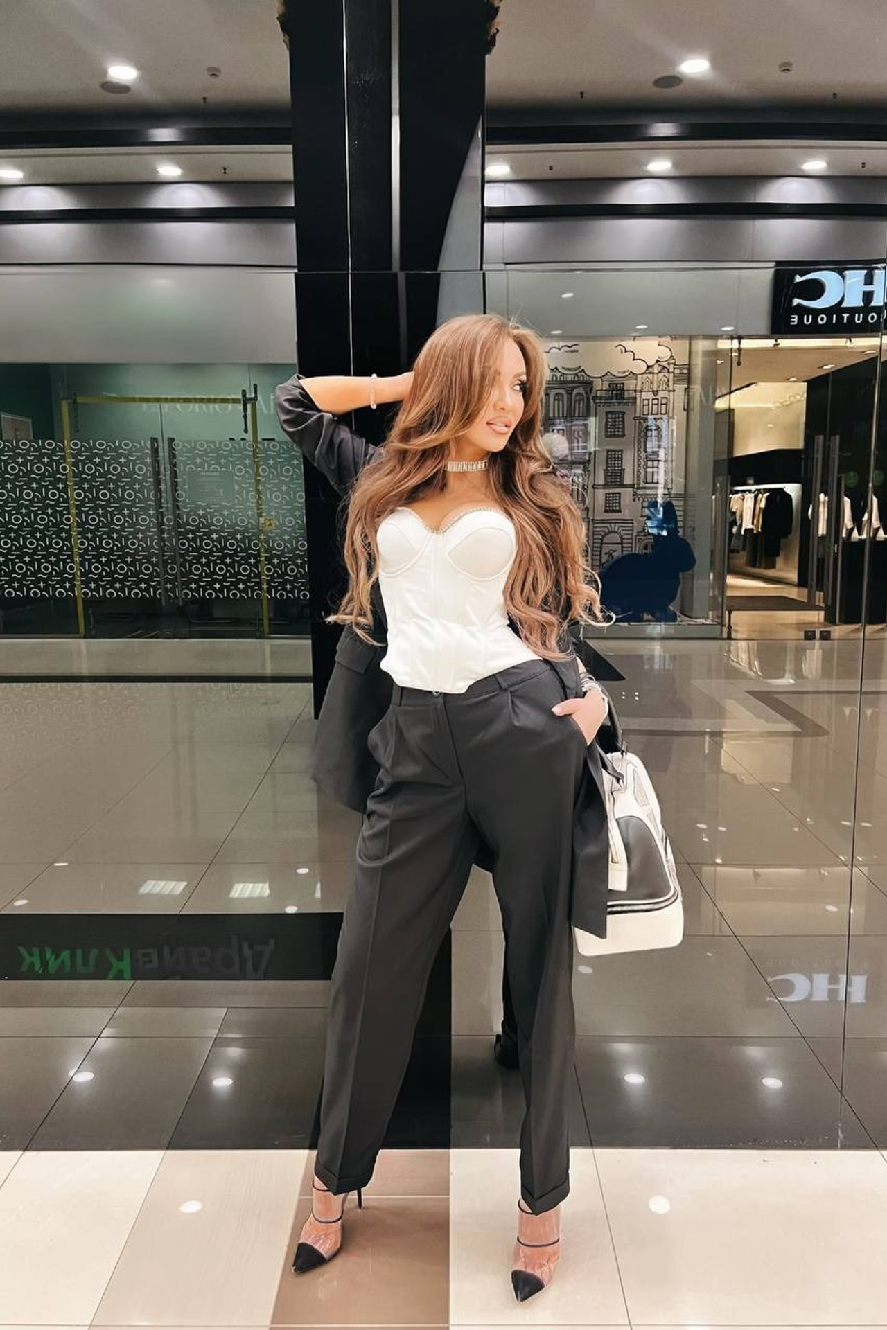 Модель для предметной съемки Нелли Н.Н.| Sale Easy