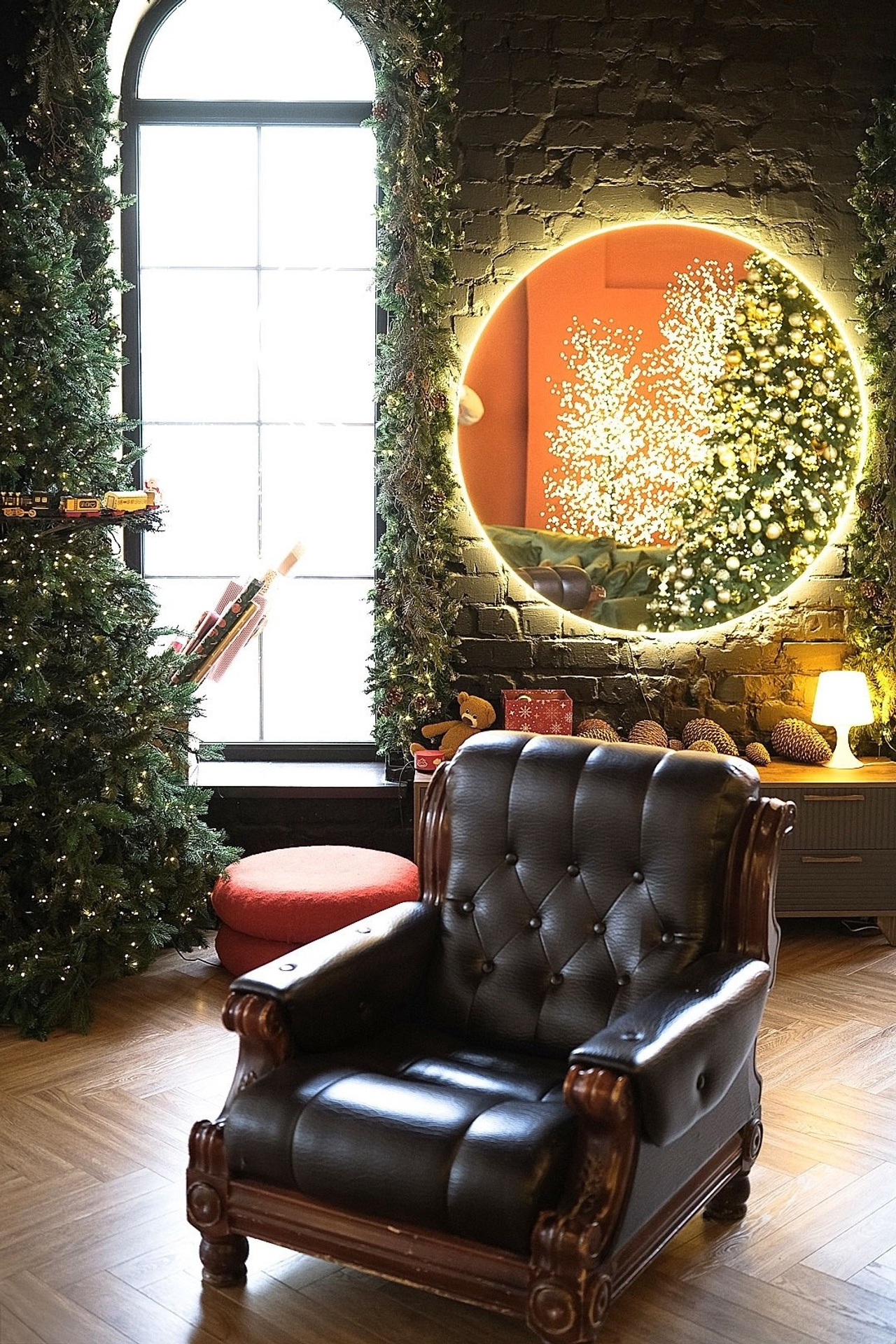 Студия SEVER — Основной зал для предметной съемки Казань|Sale Easy