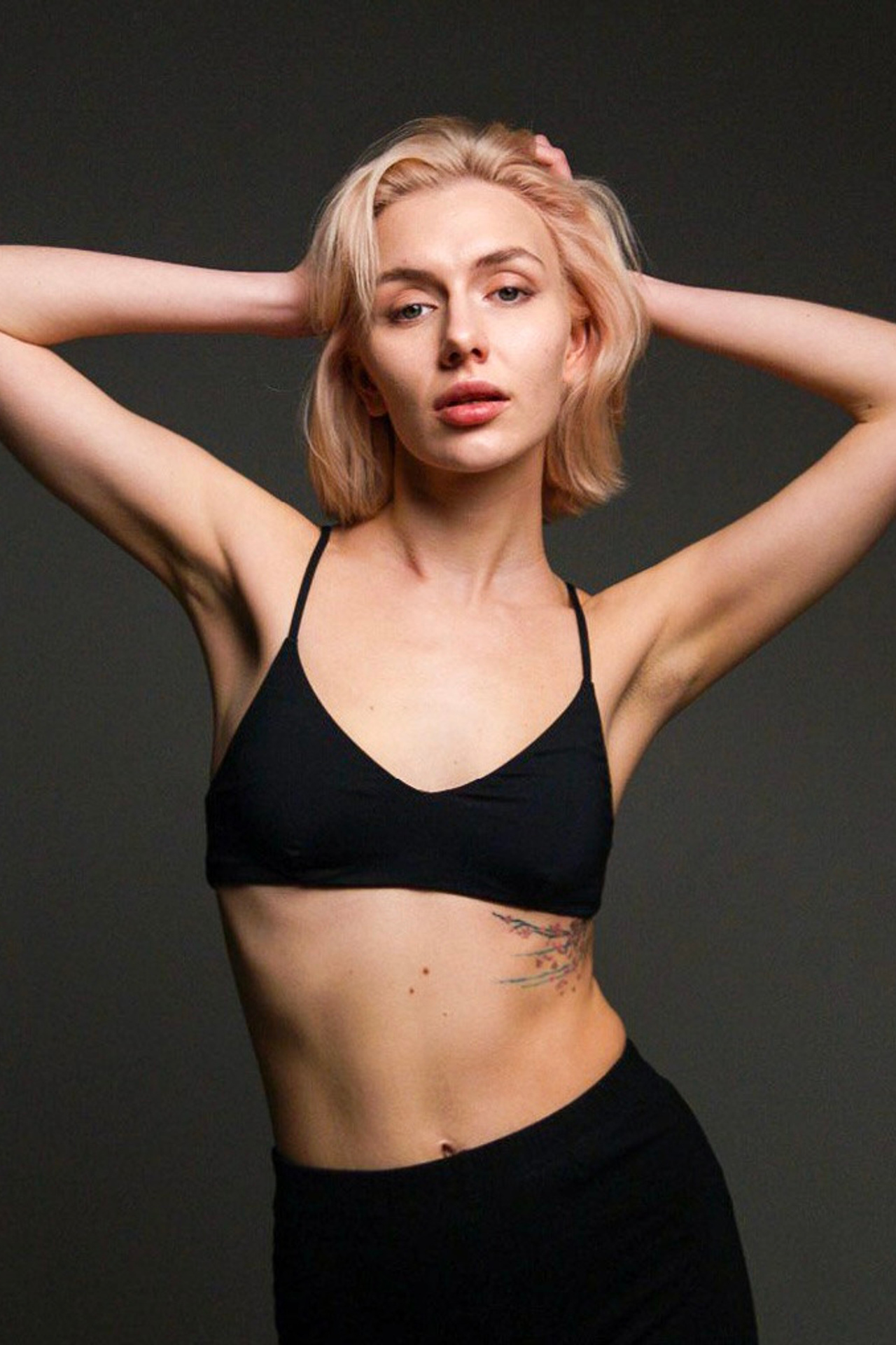 Модель для предметной съемки москвичка Арина| Sale Easy