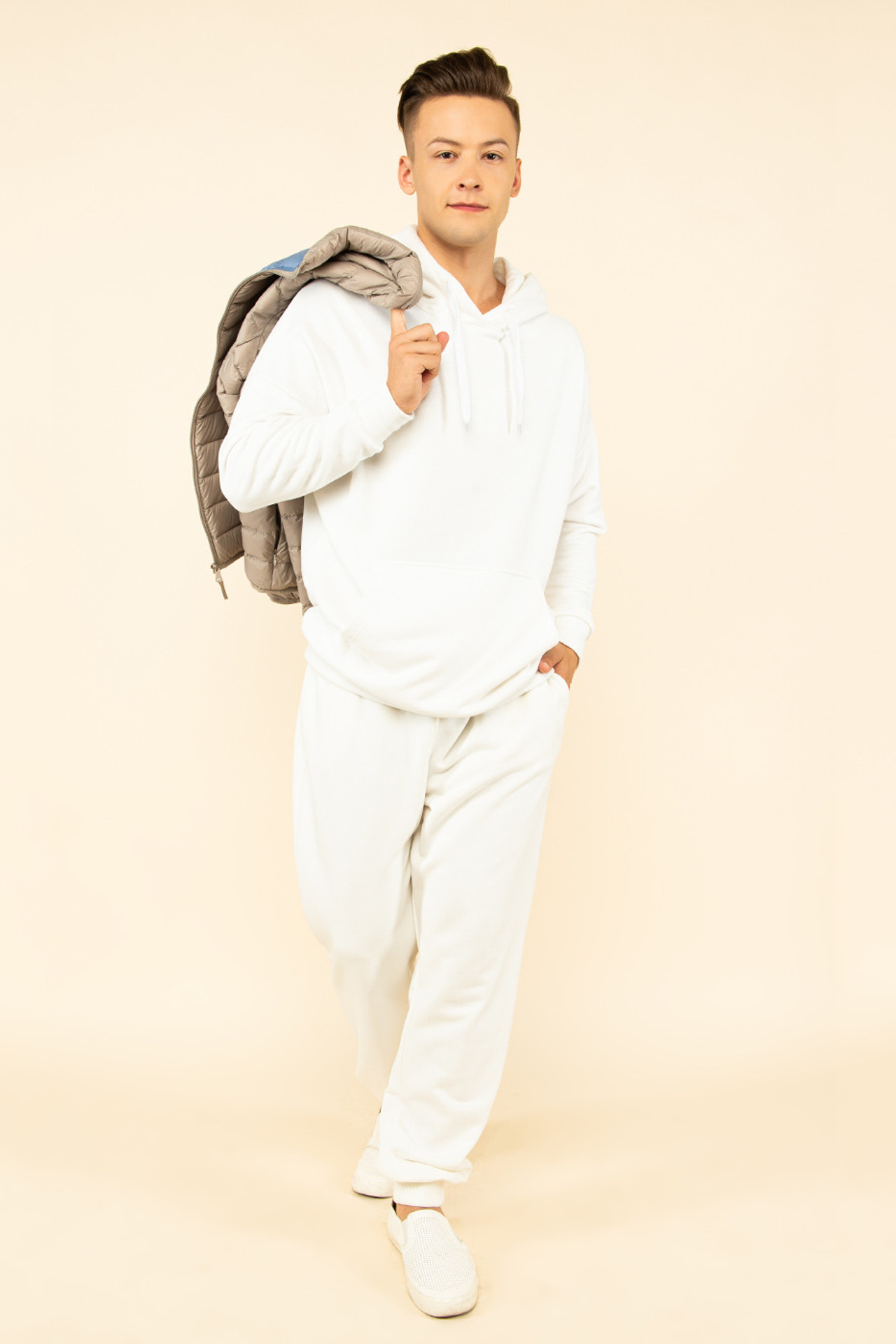 Модель для предметной съемки Роман АА Москва | Sale Easy