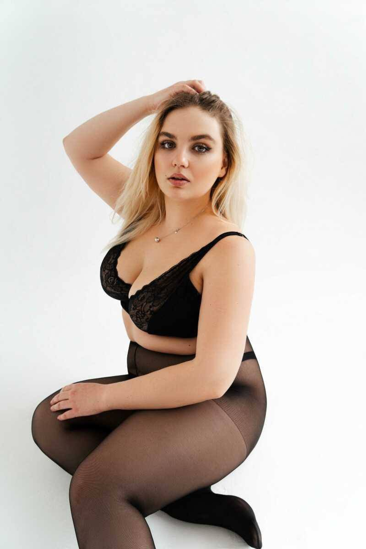 Модель plus size для предметной съемки Диана Ж. Москва | Sale Easy