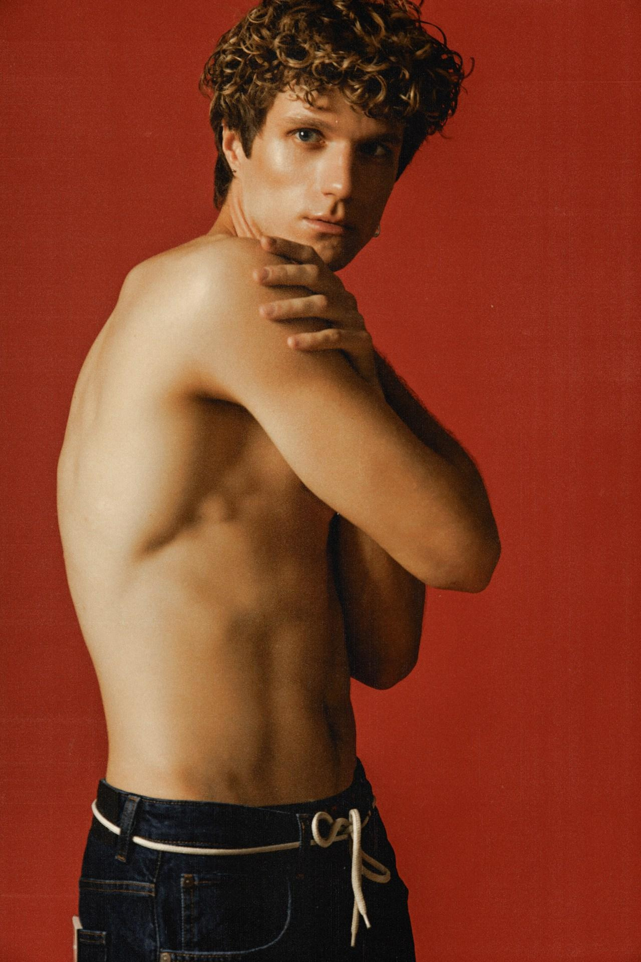 Модель для предметной съемки Дмитрий Д. Москва | Sale Easy