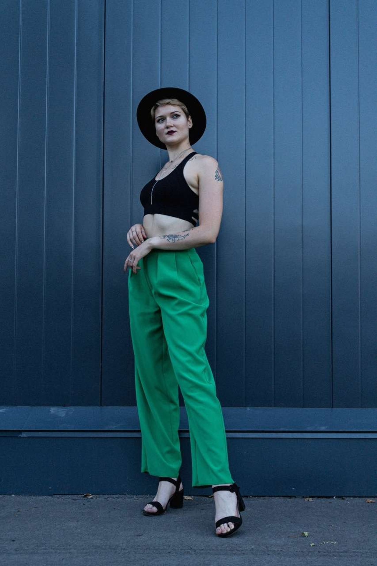 Модель для предметной съемки Виктория К. Красноярск| Sale Easy