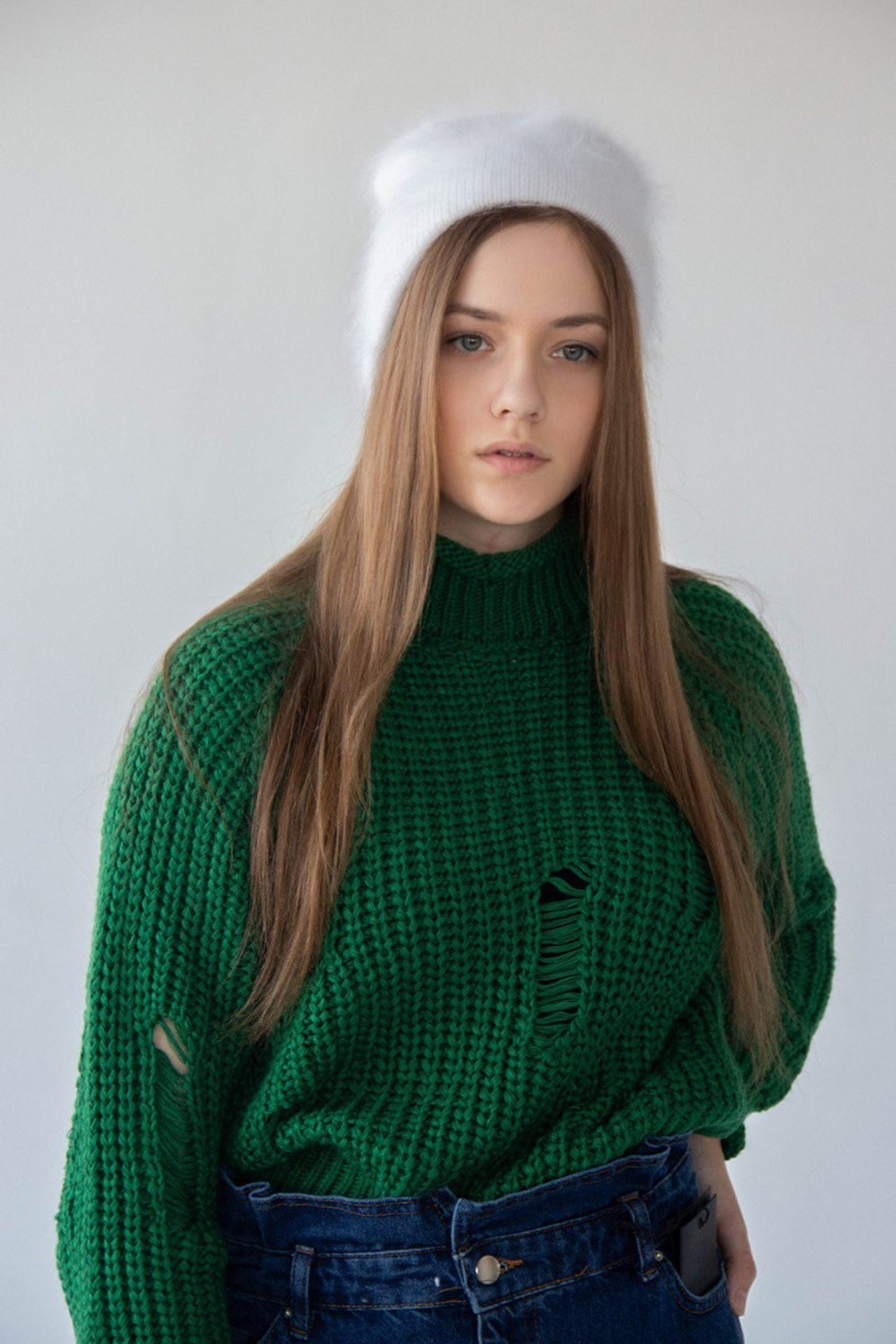 Модель для предметной съемки Ангелина Д. Красноярск| Sale Easy