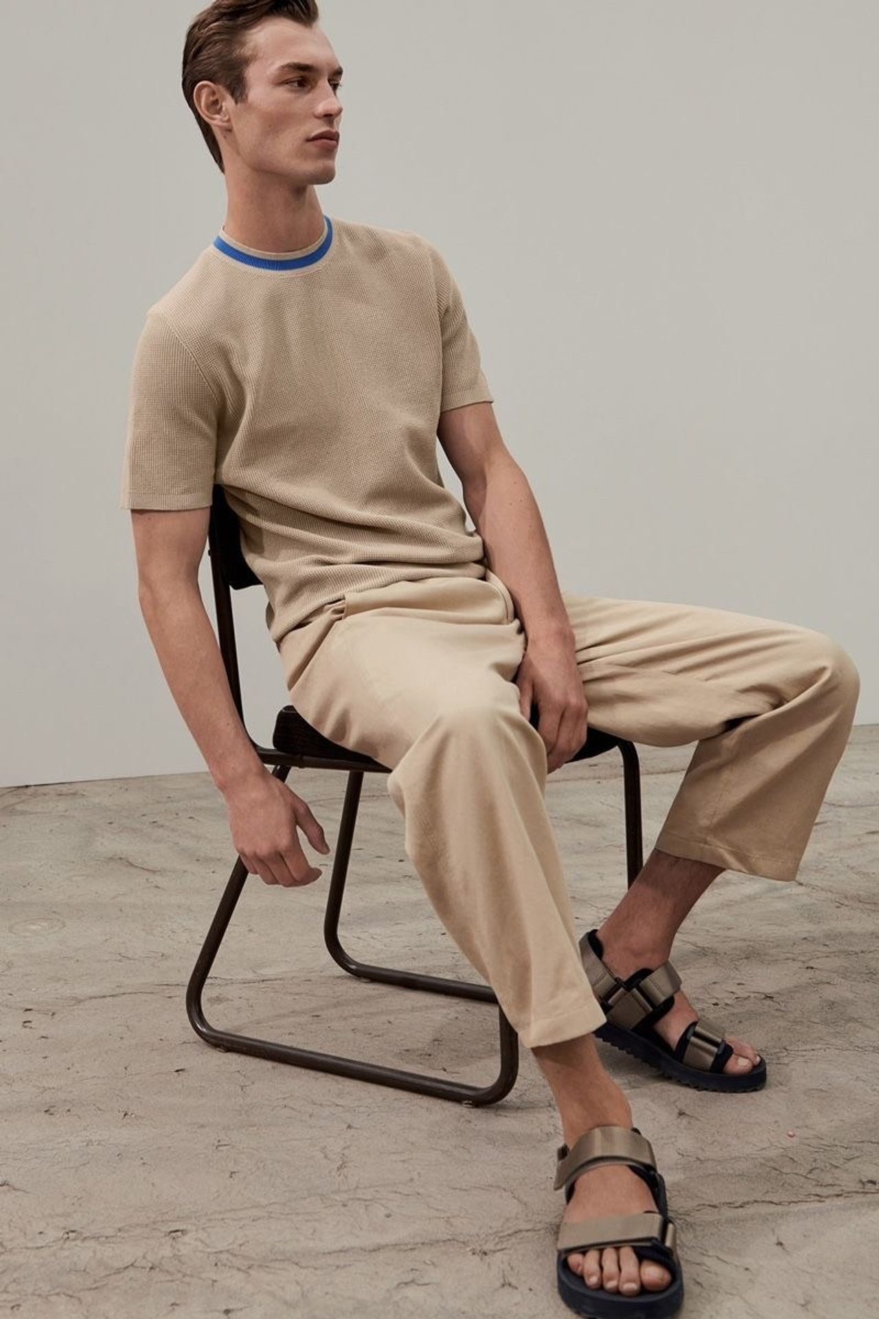 Референс для кэжуал образа с джоггерами