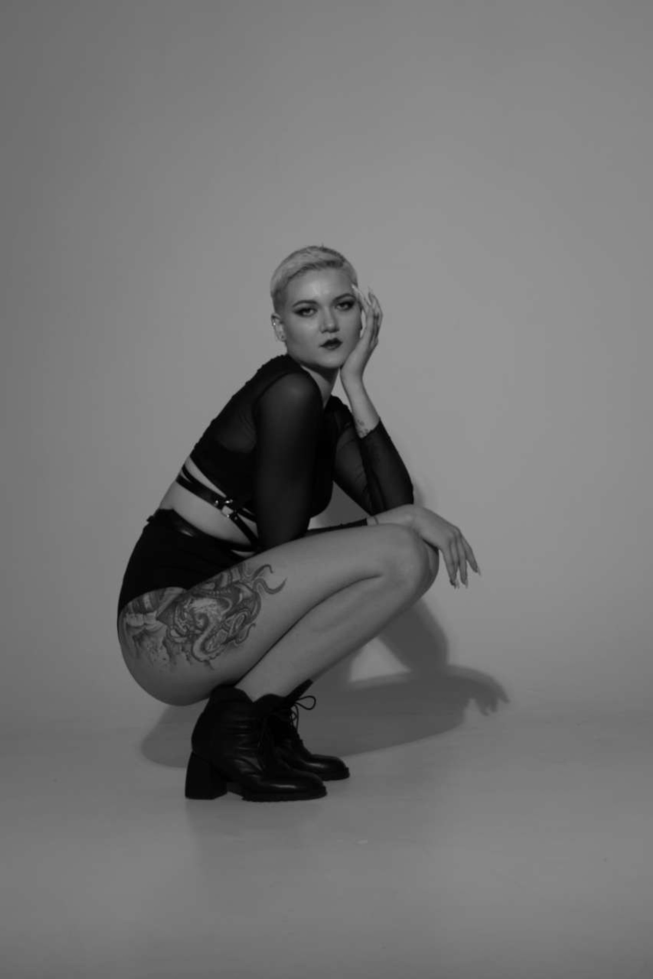 Модель для предметной съемки Виктория К. Красноярск| Sale Easy