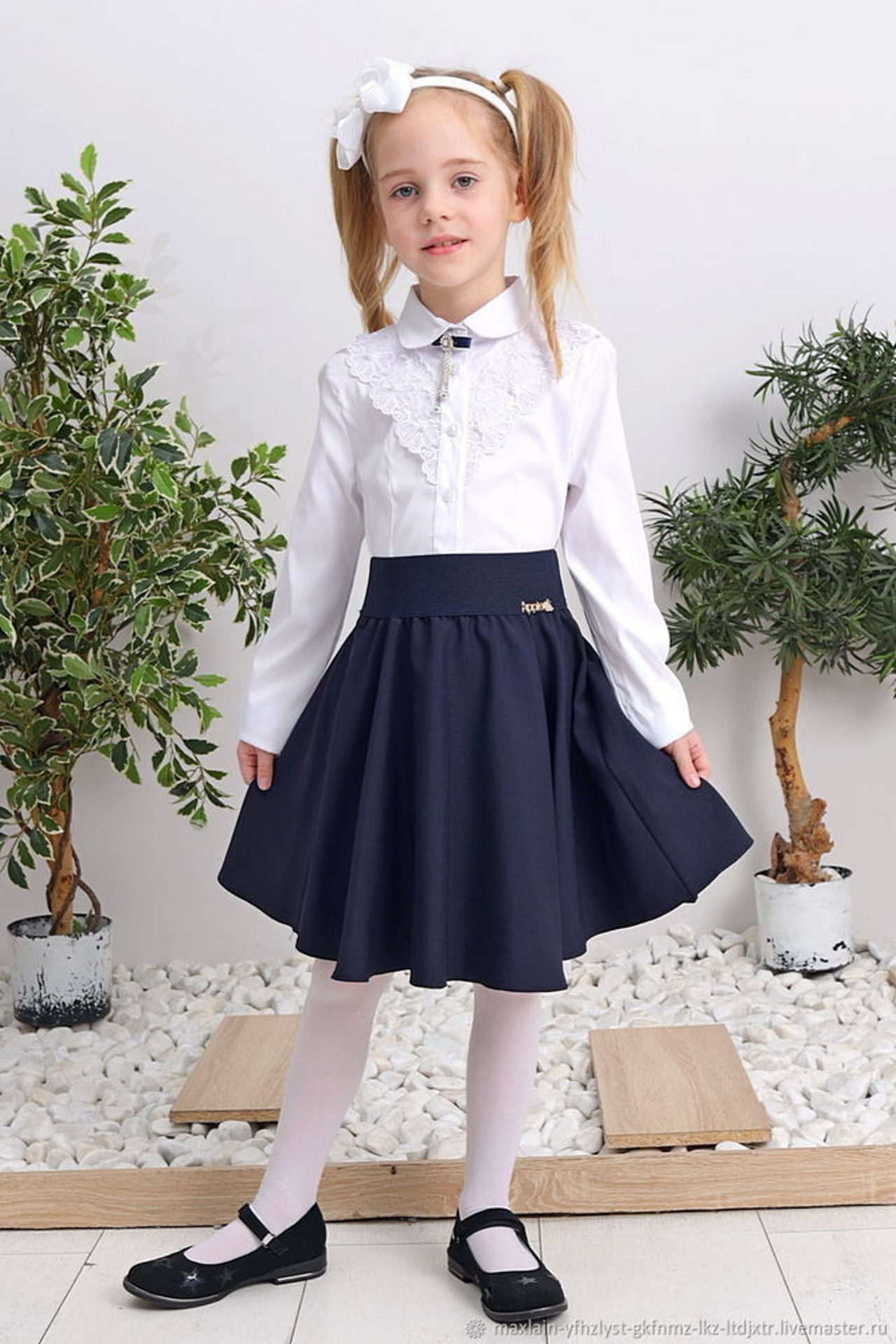 Съемка школьной формы с акцентом на легкость и практичность