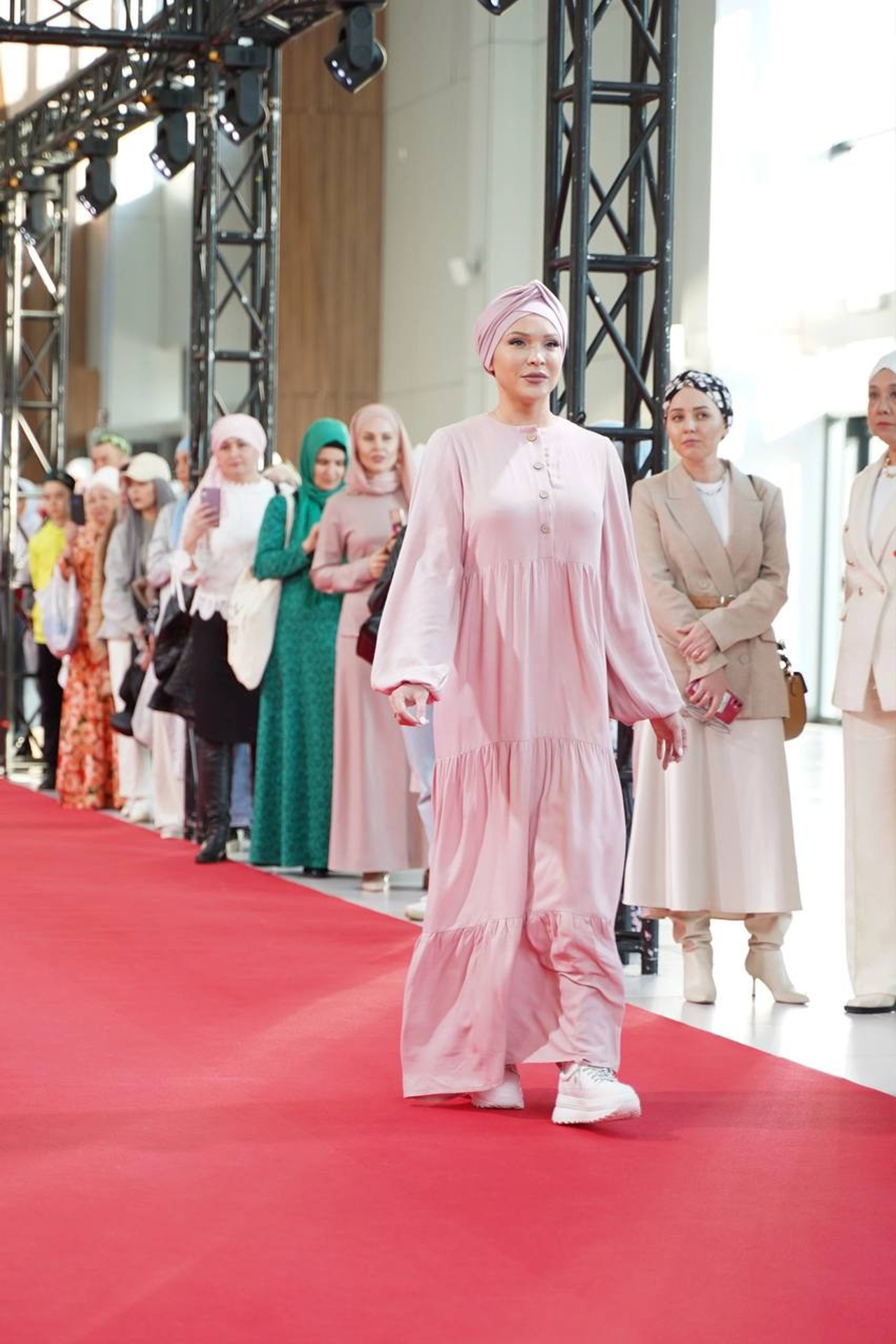 Модель для съемки на маркетплейсы Лилия А Казань| Sale Easy