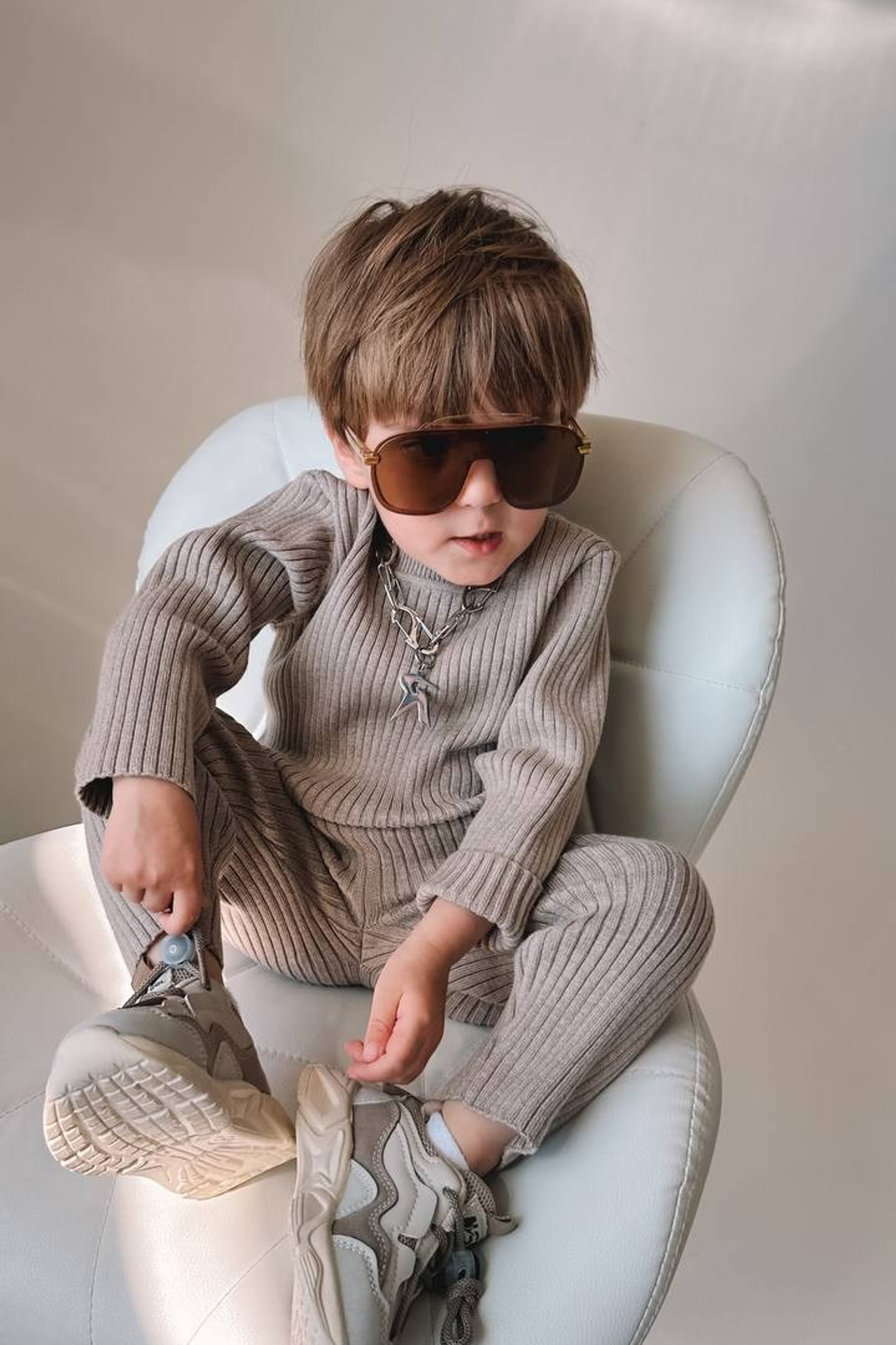 Модель для предметной съемки мальчик Радэль Казань| Sale Easy