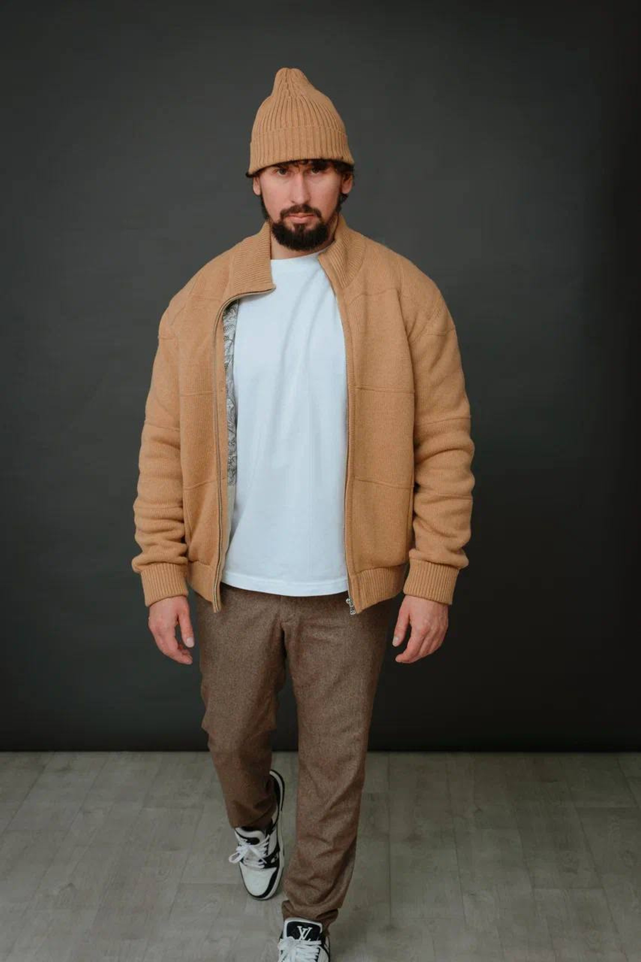 Модель для съемки для интернет магазинов Павел Москва | Sale Easy