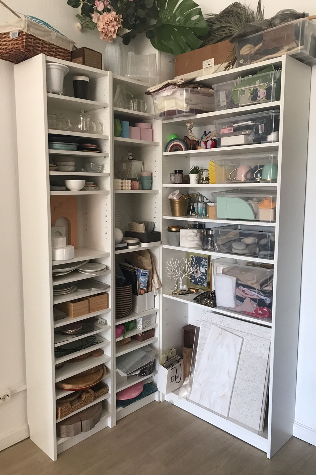 Студия VISUAL STUDIO — зал Пропс для предм. съемки С.-Пб|Sale Easy