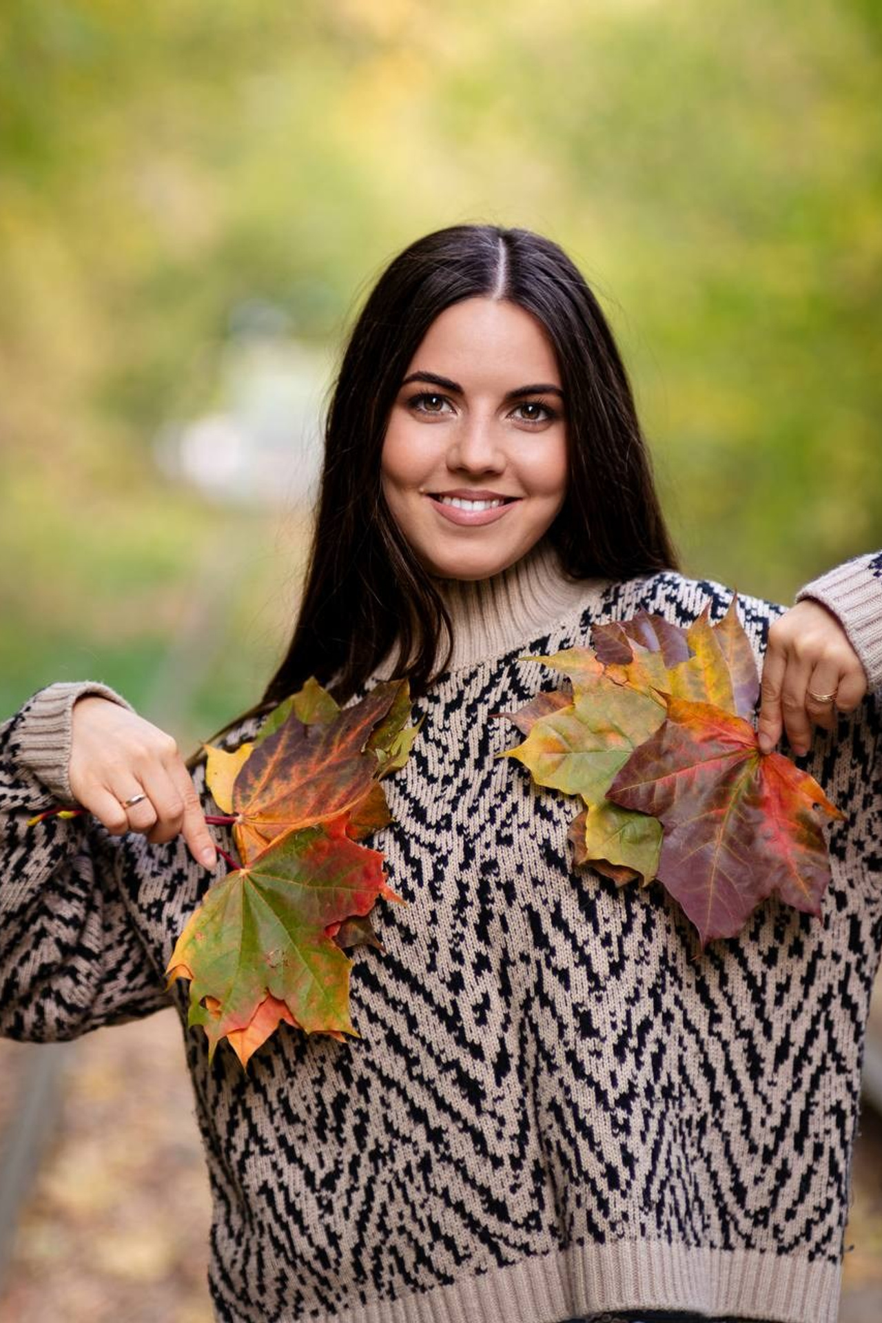 Модель для предметной съемки Лиана Казань| Sale Easy