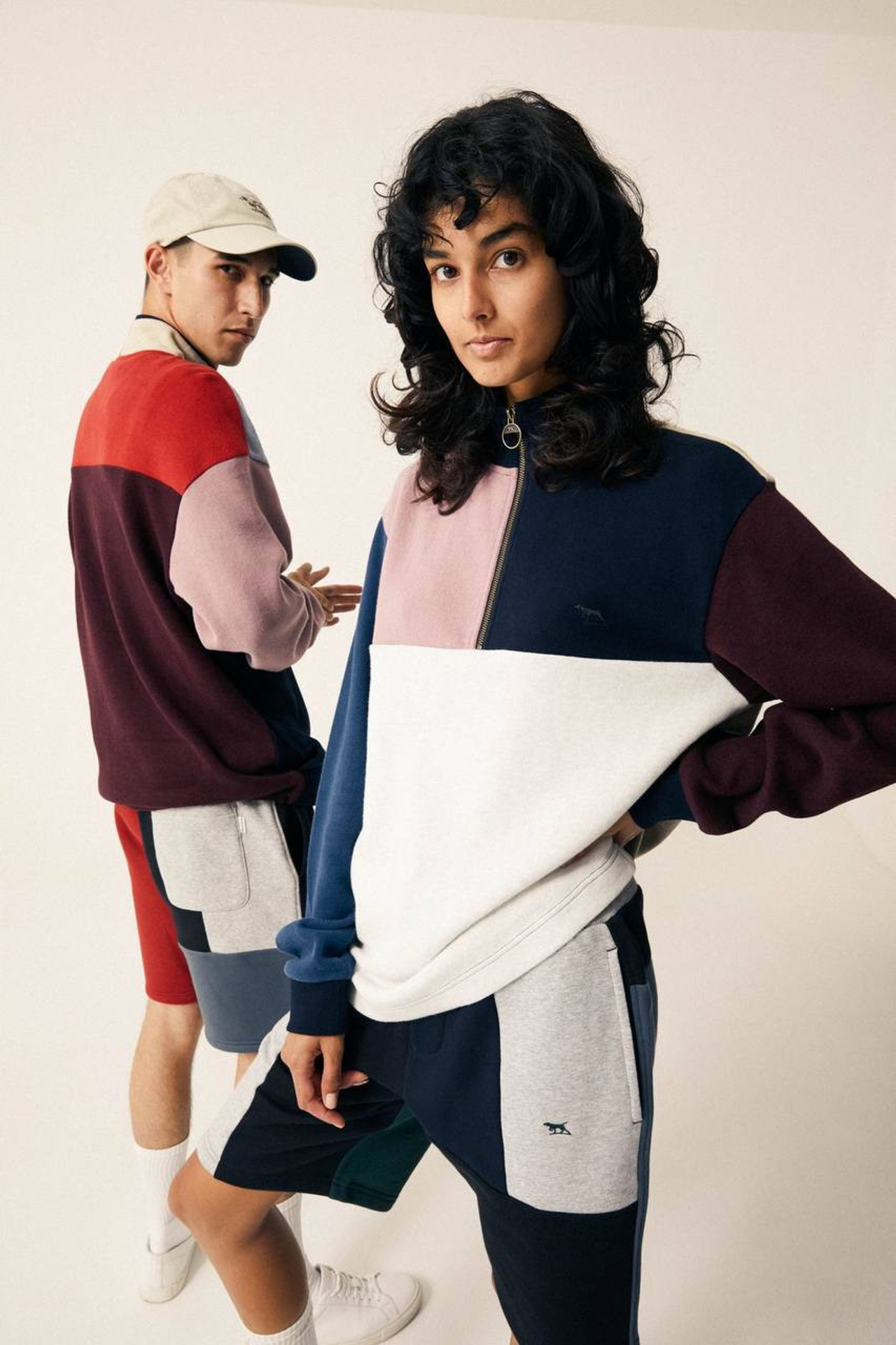 Стильная съемка мужских худи для повседневного образа