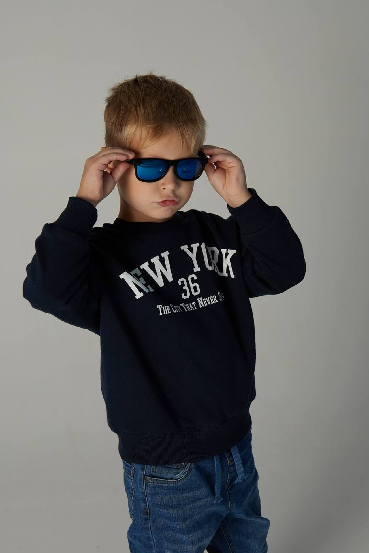 Модель мальчик для предметной съемки Иван Ж Н.Н. | Sale Easy