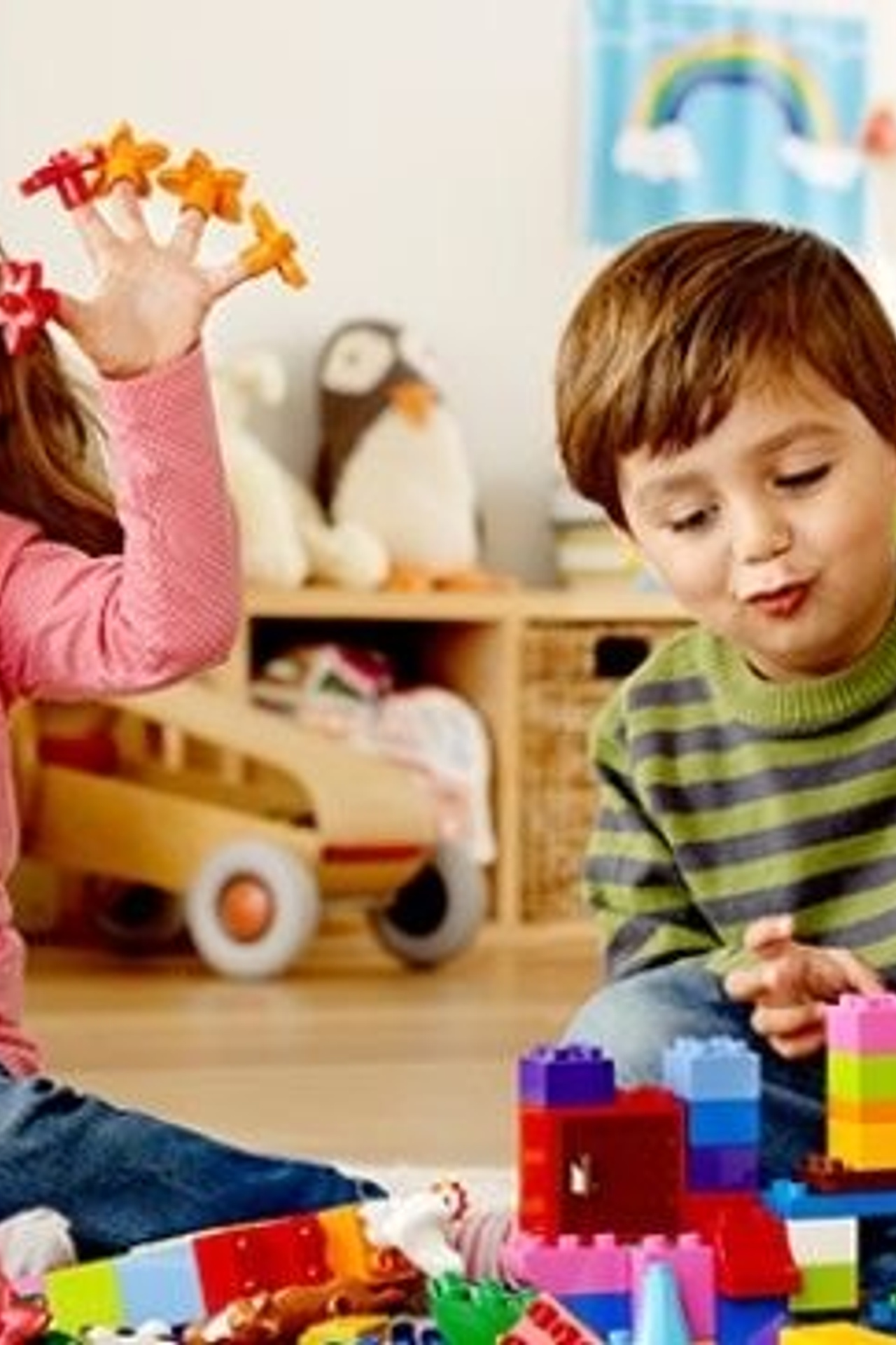 Пример игрушек для совместной игры, способствующих дружбе.