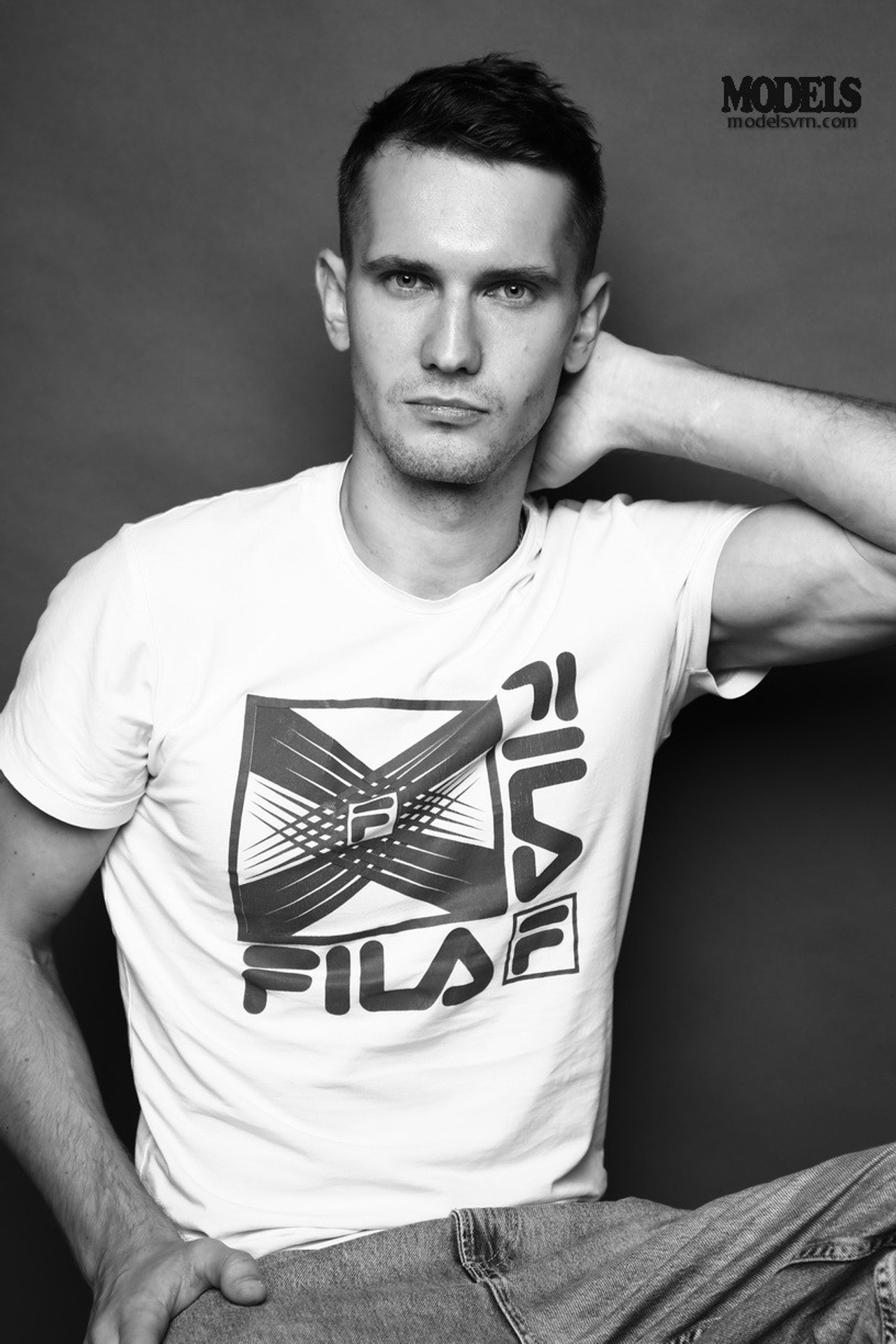 Модель для предметной съемки Евгений id 29 027 С.-Пб| Sale Easy