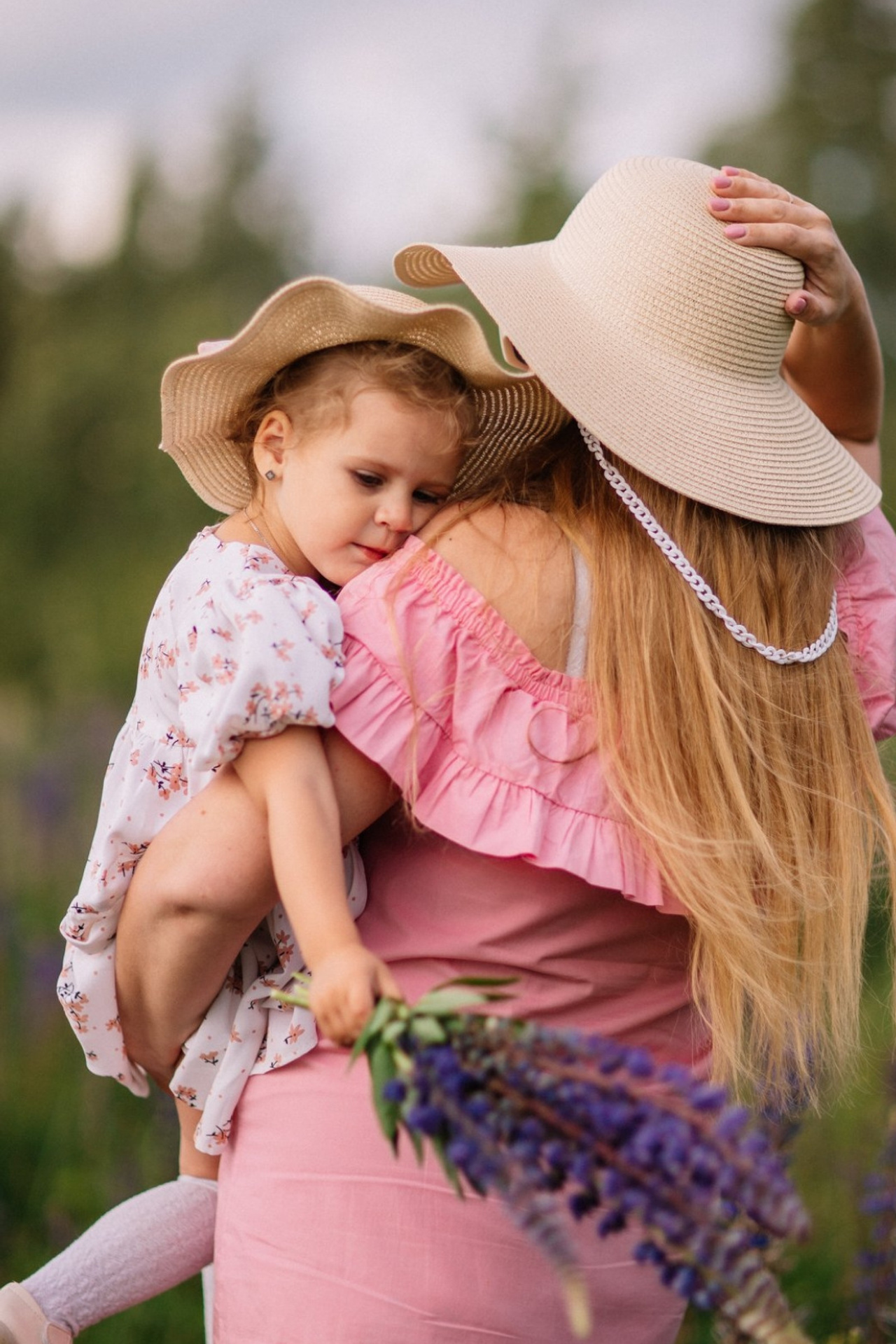 Модель девочка для предметной съемки Мирослава Казань| Sale Easy