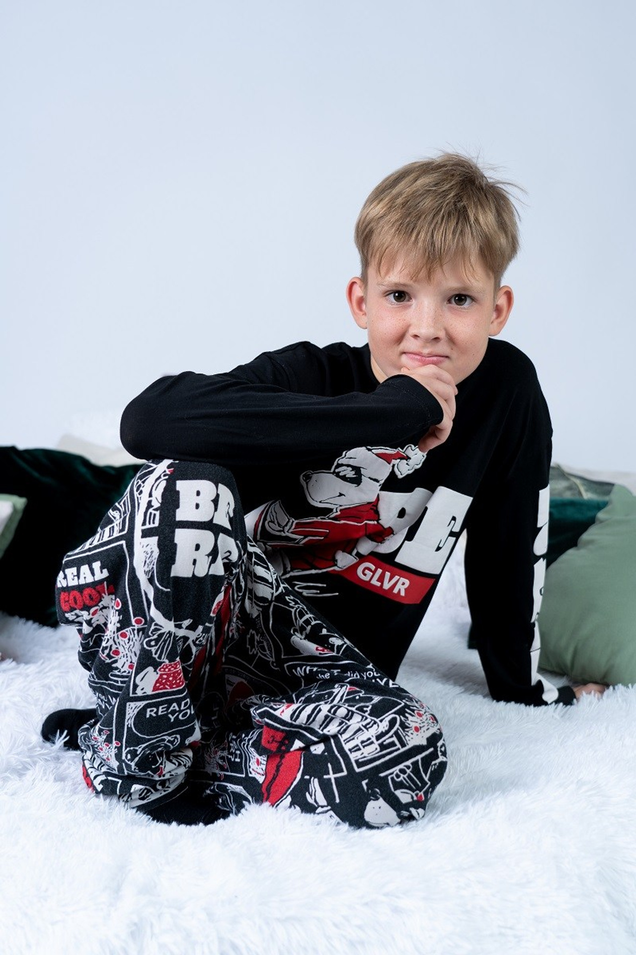 Модель Данис для предметной съемки  в Сочи| Sale Easy