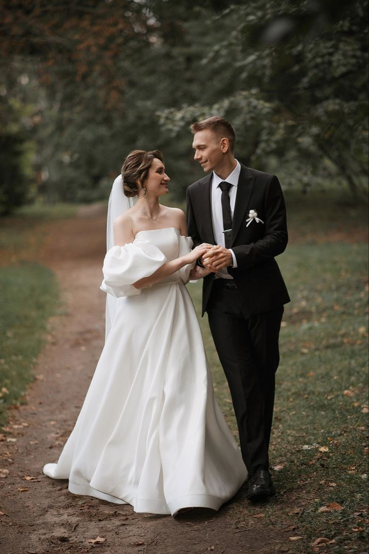 Прогулочная свадебная постановка. Фотограф Екатерина Куренкова