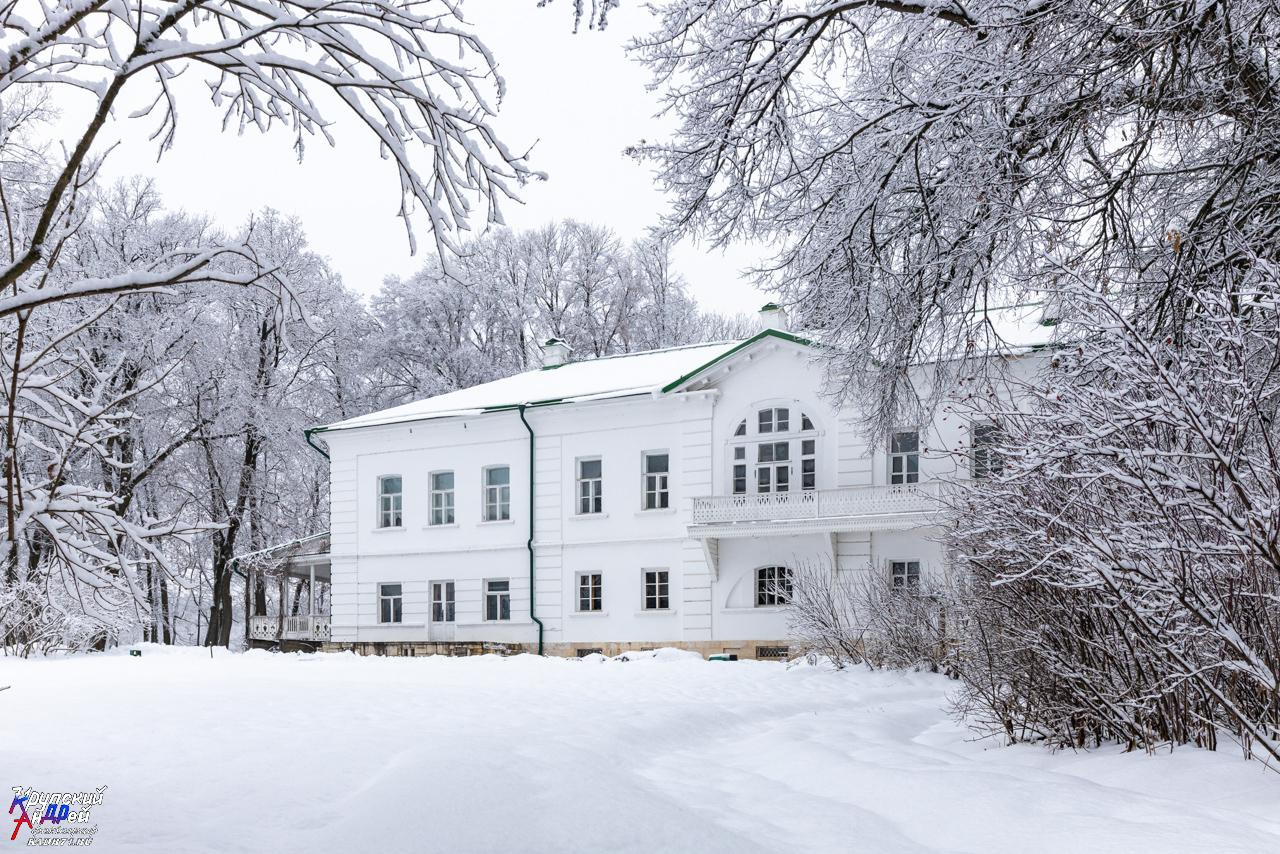 Усадьба Л. Н. Толстого «Ясная поляна» зимой.