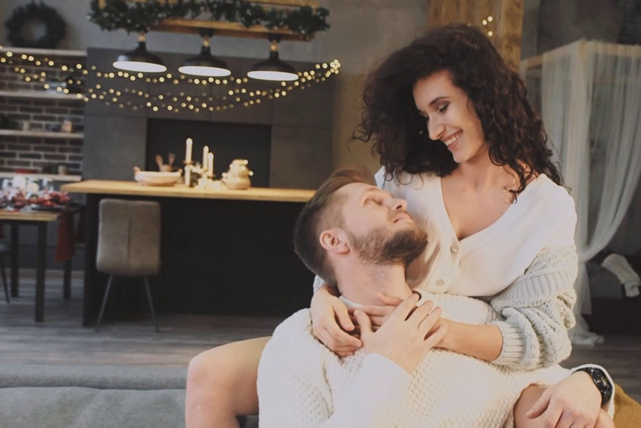 Лафстори в новогодней студии