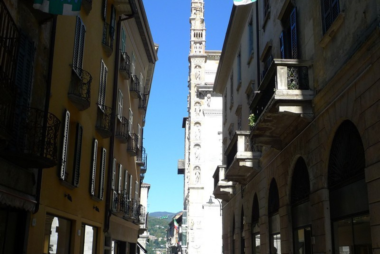 Италия. Милан 2012 г. Улица, люди, жизнь…