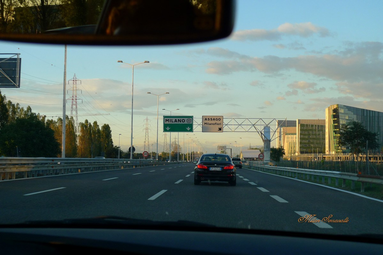 Италия. Милан 2012 г. Улица, люди, жизнь…