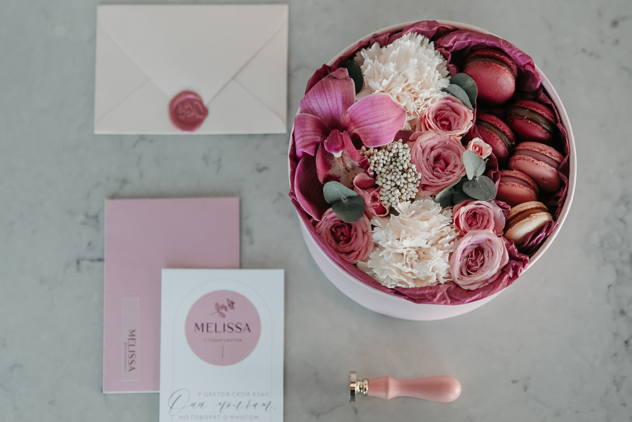 Цветы и аксессуары