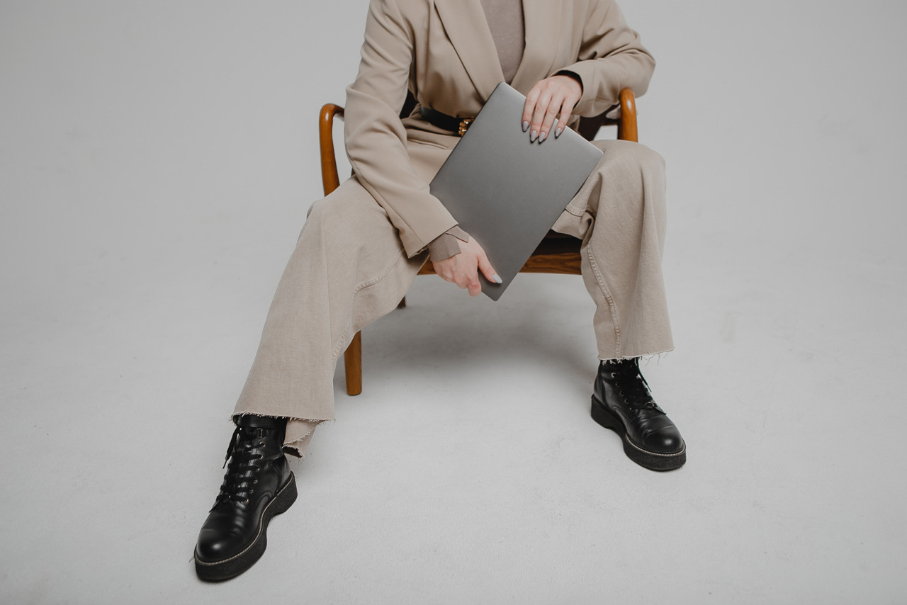 Аня — турагент