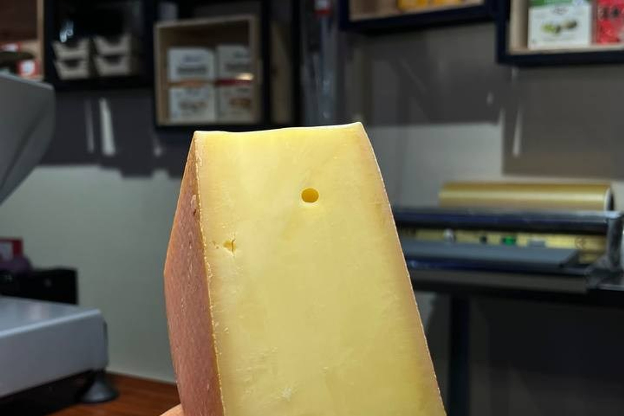 ФРОМАЖЕР (СПЕЦИАЛИСТ ПО ПОДБОРУ СЫРА)