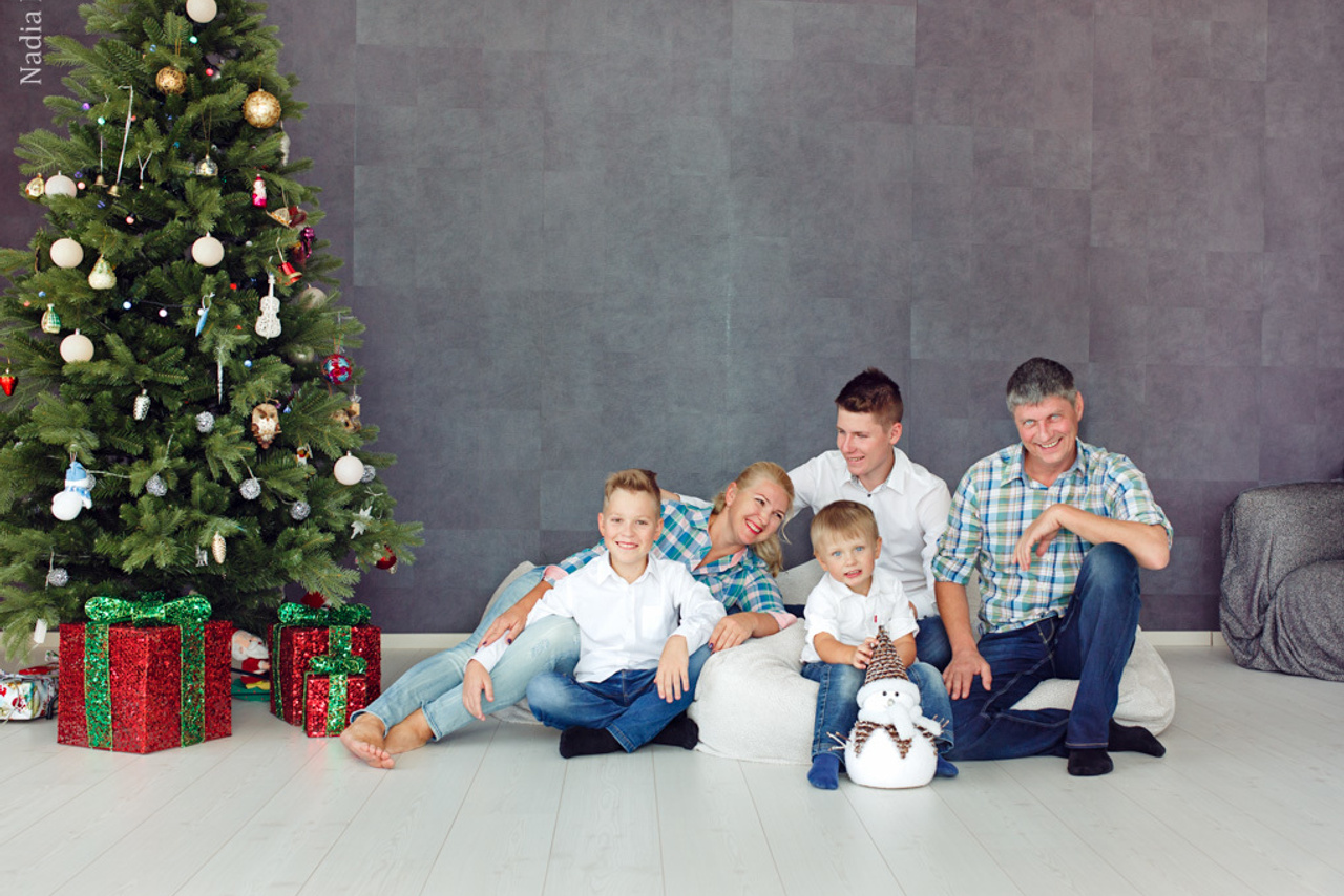 Оксаночка и ее семья (новый год)