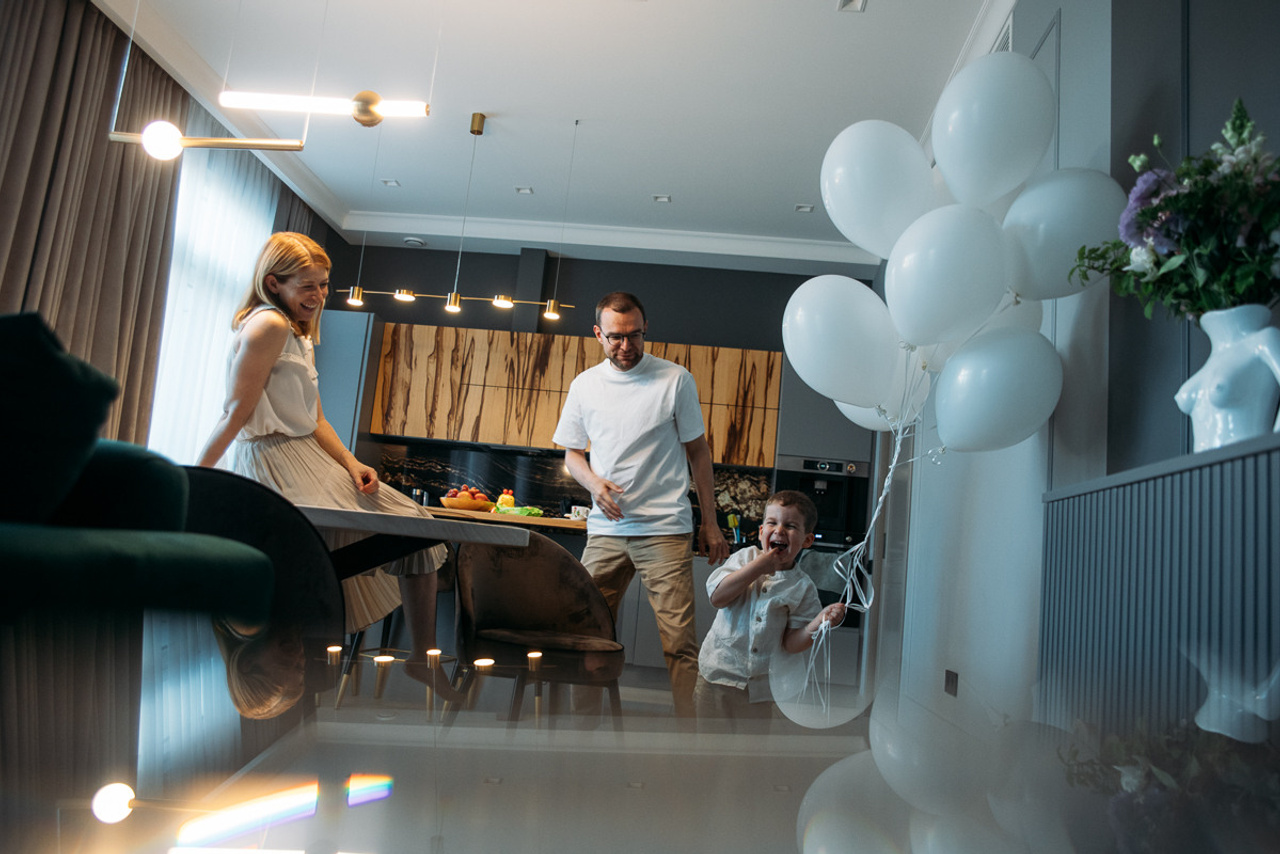 Анонс: GIRLS GIRLS GIRLS. Фотограф Наташа Румянцева