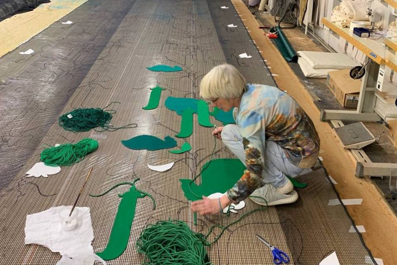 Объемная и прорезная аппликация на театральных декорациях. История занавеса. Превращаем идею в технологию