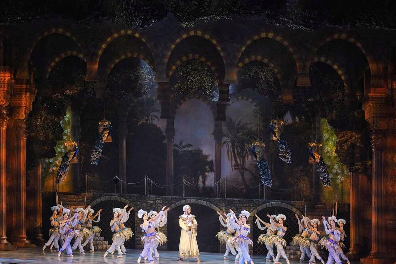 Наши работы по пошиву и росписи театральных декораций | Портфолио. История занавеса. Превращаем идею в технологию