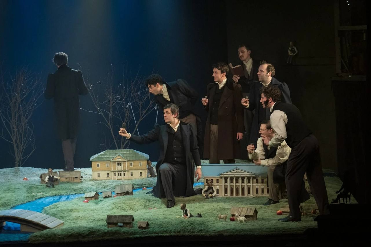 Декорации для спектакля «Евгений Онегин» | Театр БТК. История занавеса. Превращаем идею в технологию