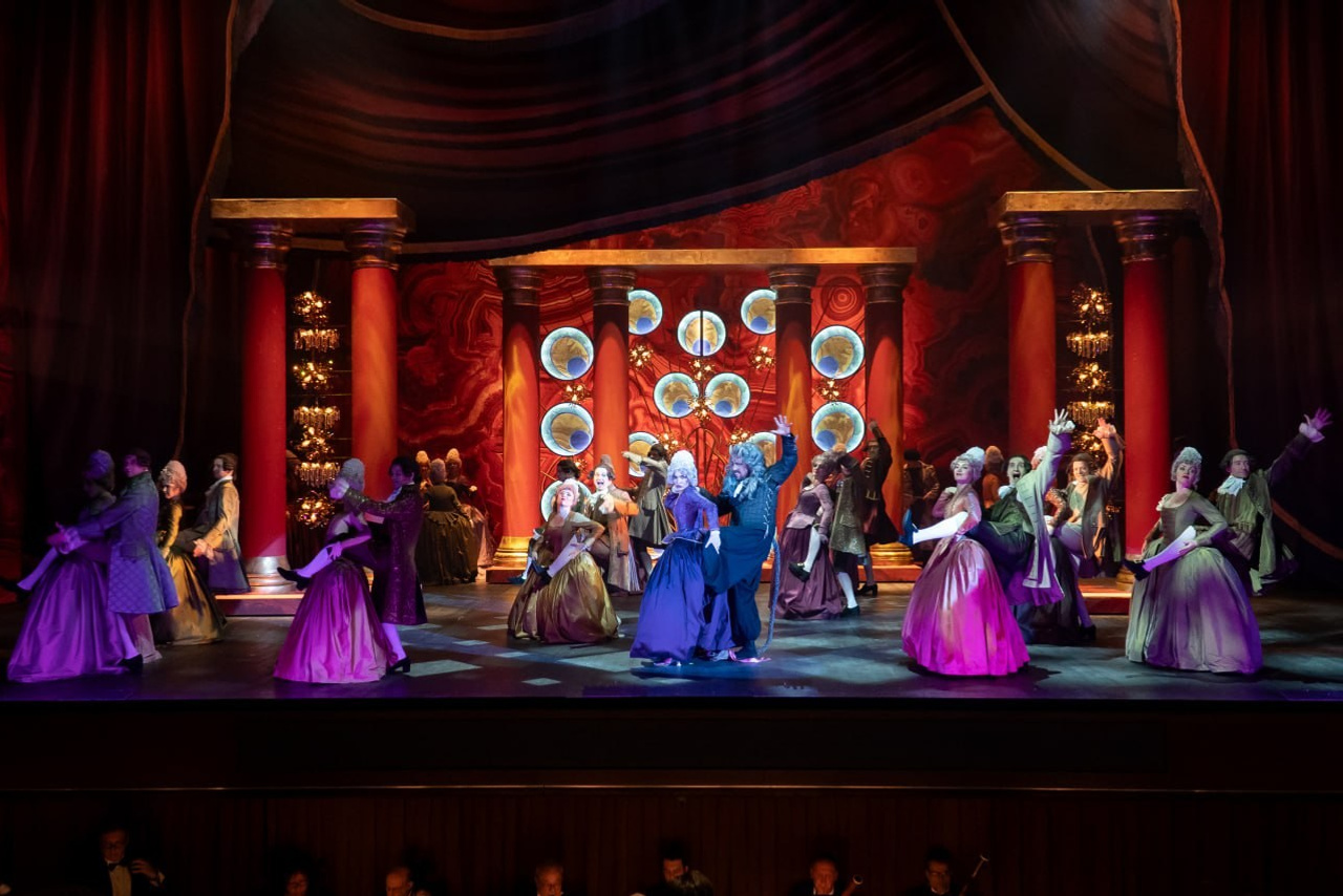 Декорации для оперы «Черевички» | Геликон Опера. История занавеса. Превращаем идею в технологию