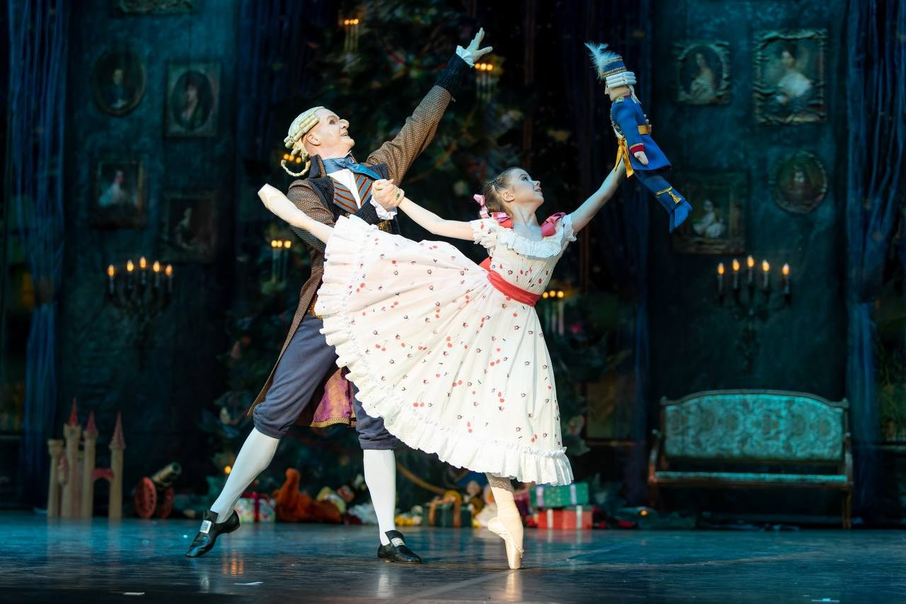 Декорации для балета «Щелкунчик» | Театр балета им. Якобсона. История занавеса. Превращаем идею в технологию