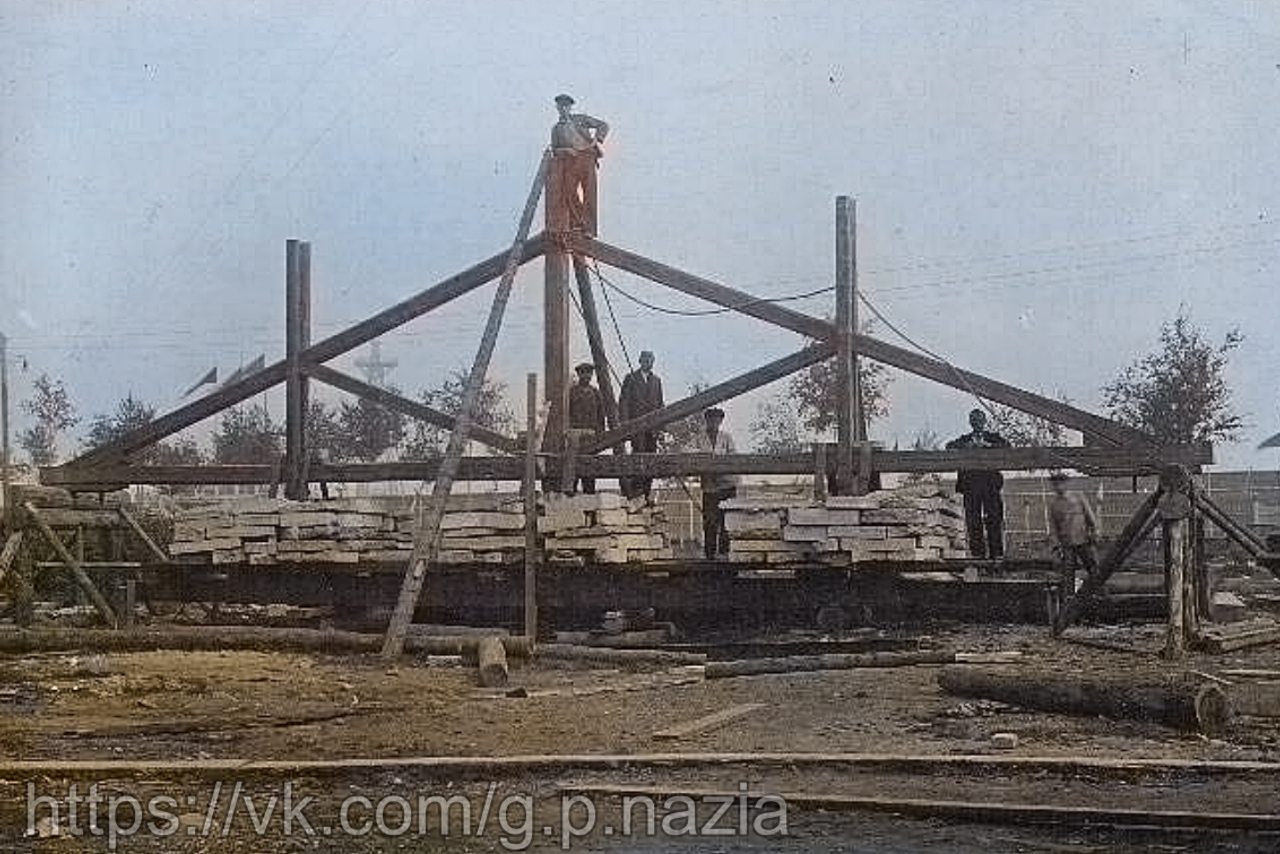 Фотографии Дома Культуры в разные годы. История Назиевского городского поселения