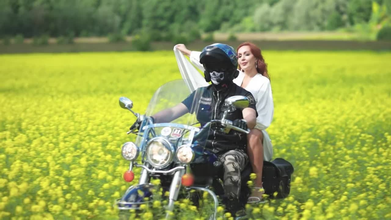 Видео. Владимир Суздалов (ProMaXe) — Портретный фотограф, тематические фотосессии в Чебоксарах