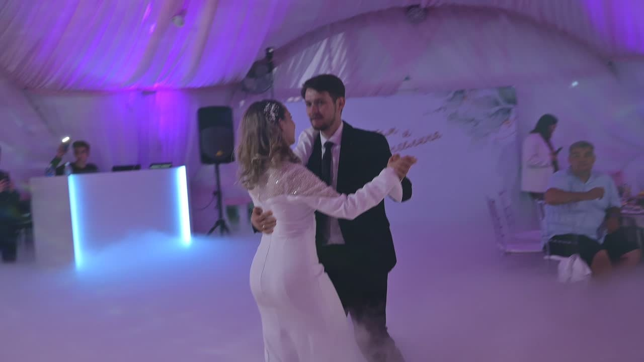 Свадебные ролики-клипы. Меня зовут Михайлов Сергей, занимаюсь фото и видео г. Чебоксарах