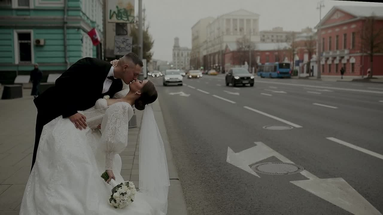 Видеограф Илья Новиков — Профессиональная видеосъемка в Москве, Санкт-Петербурге, Екатеринбурге, Калининграде. Видеограф, фотограф Илья Новиков Москва, Екатеринбург, Калининград