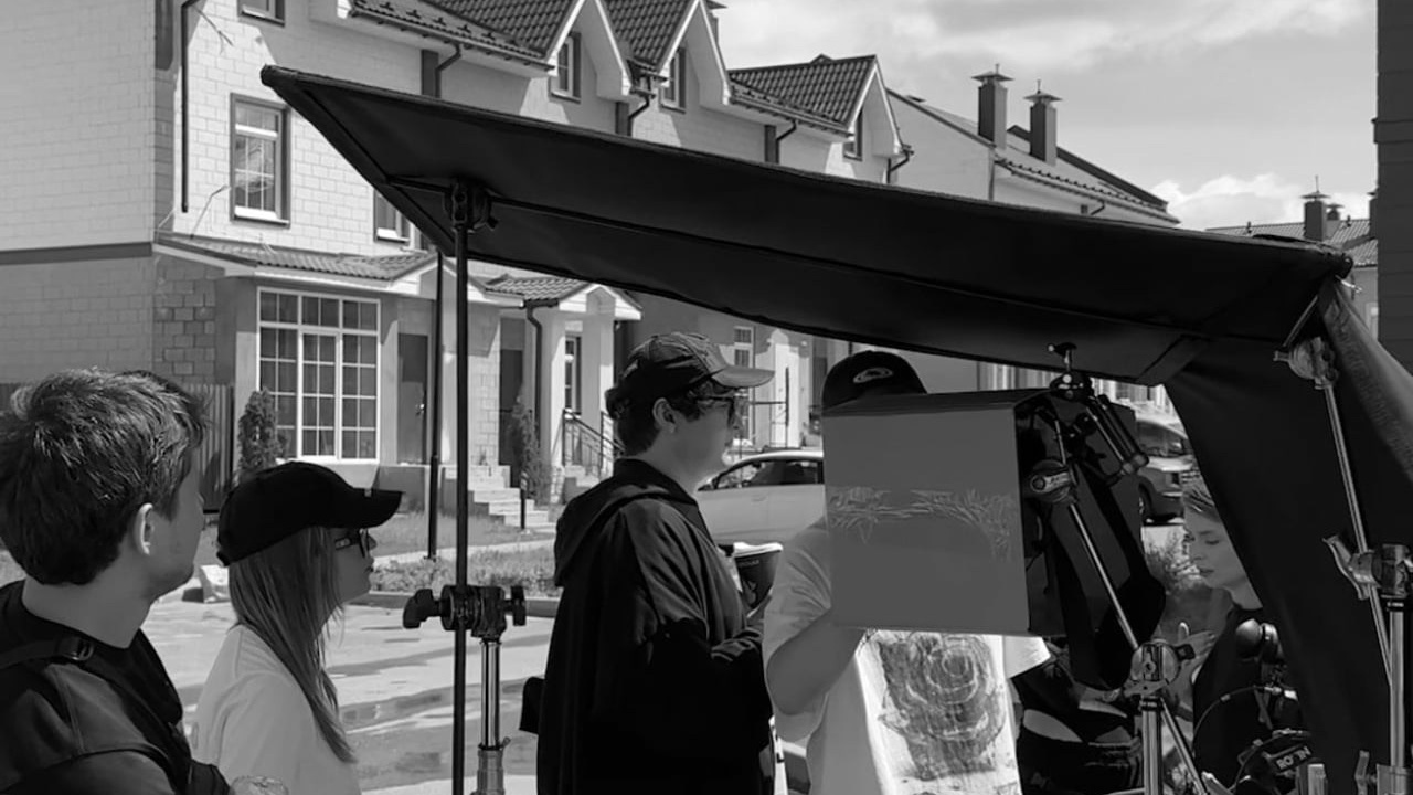 Artists. Full production: photo, video, ai